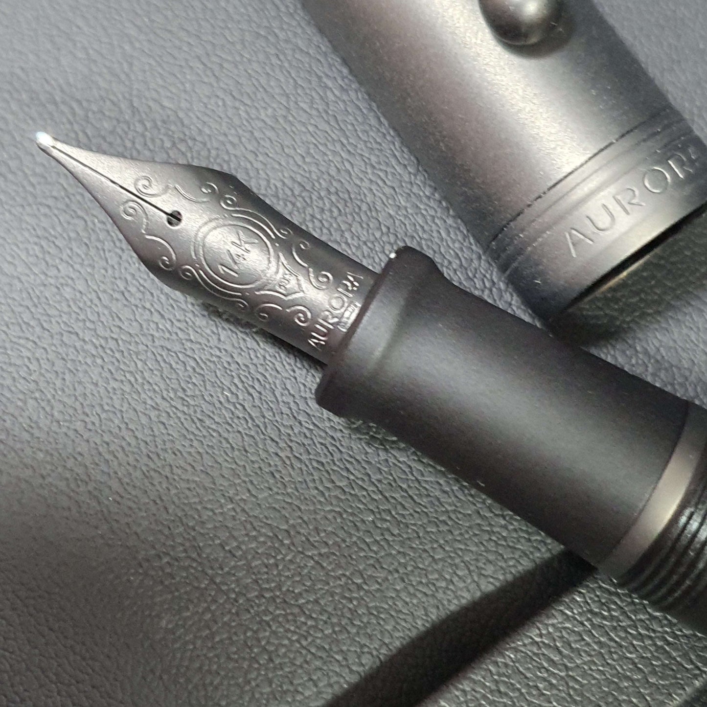 Aurora Talentum Ruthenium/Black 14K Gold Fountain Pen D10-CRN