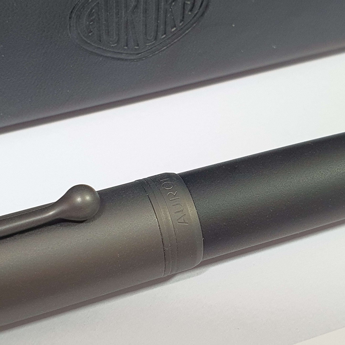 Aurora Talentum Ruthenium/Black 14K Gold Fountain Pen D10-CRN