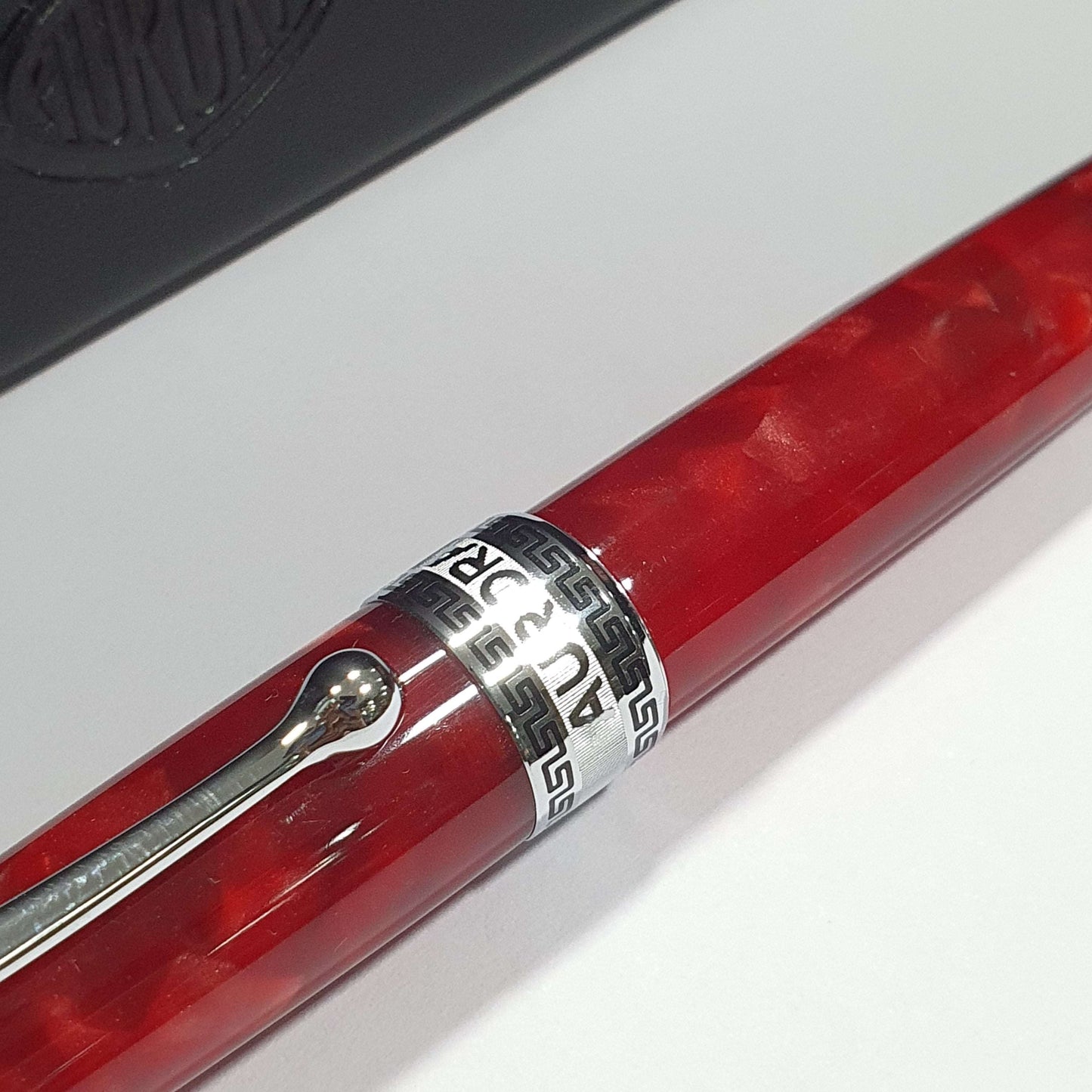 Aurora Optima Red 14K Gold CT Fountain Pen 996-CR