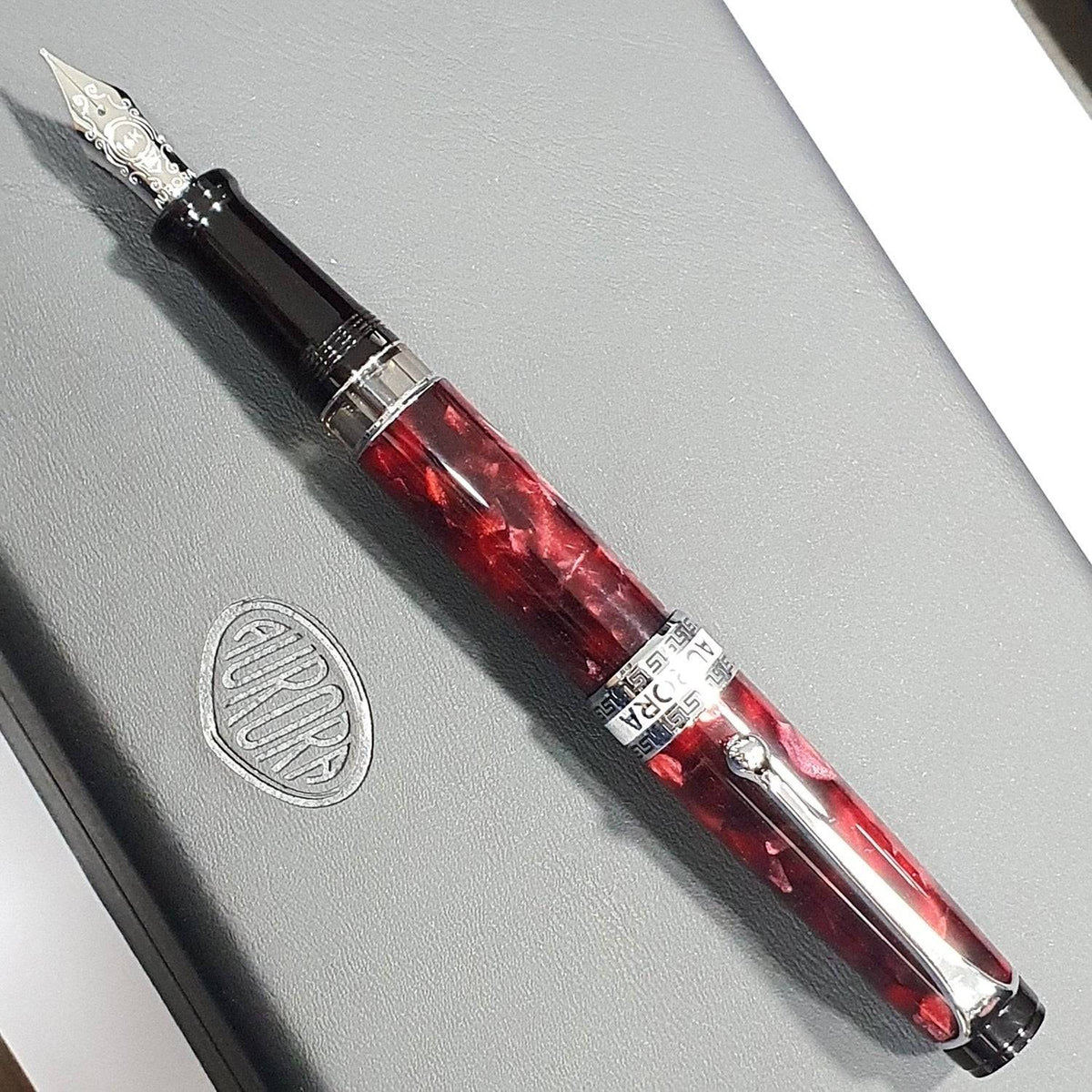 Aurora Optima Burgundy 14K Gold CT Fountain Pen996-CX with ink reservoir