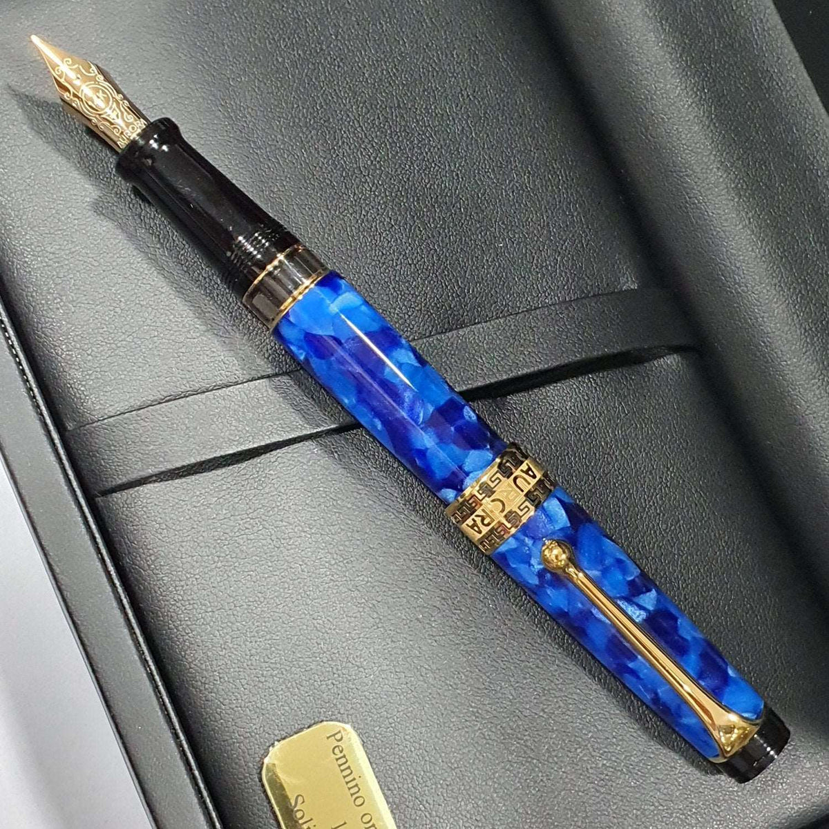 Aurora Optima Cobalt Blue 14K Gold GT Fountain Pen