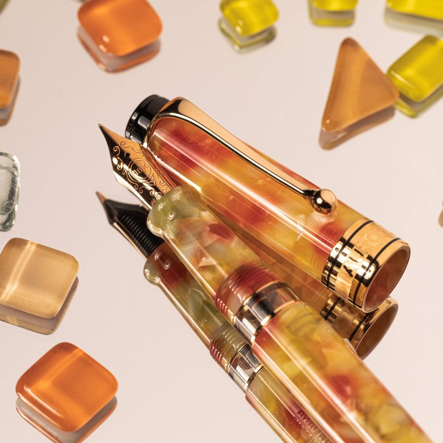 Aurora Optima Caleidoscopio Luce Gialla RT Fountain Pen 996-PKG (Limited Edition) having marbled finish