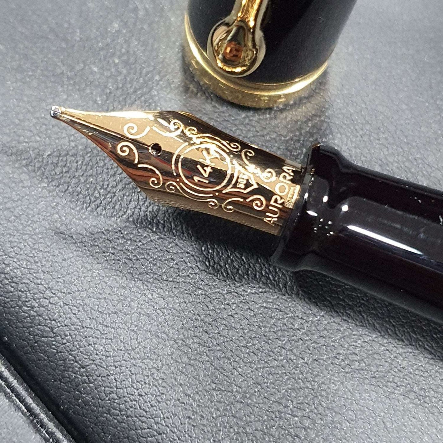 Aurora Talentum Black 14K Gold GT Fountain Pen