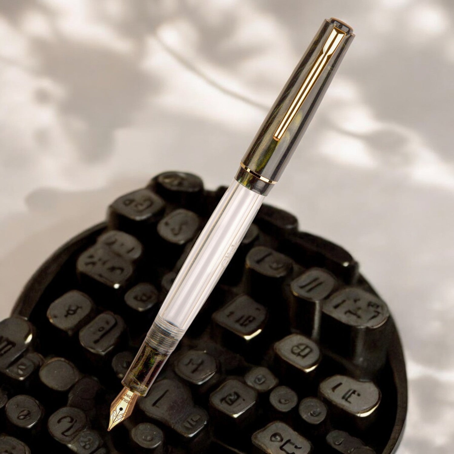 Click Black Bird HT Black Marble GT Fountain Pen CLK1300140BKM