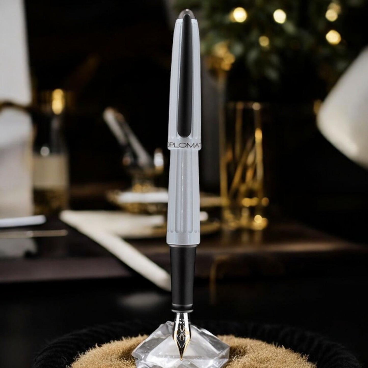 Diplomat Aero Pearl White 14CT Fountain Pen