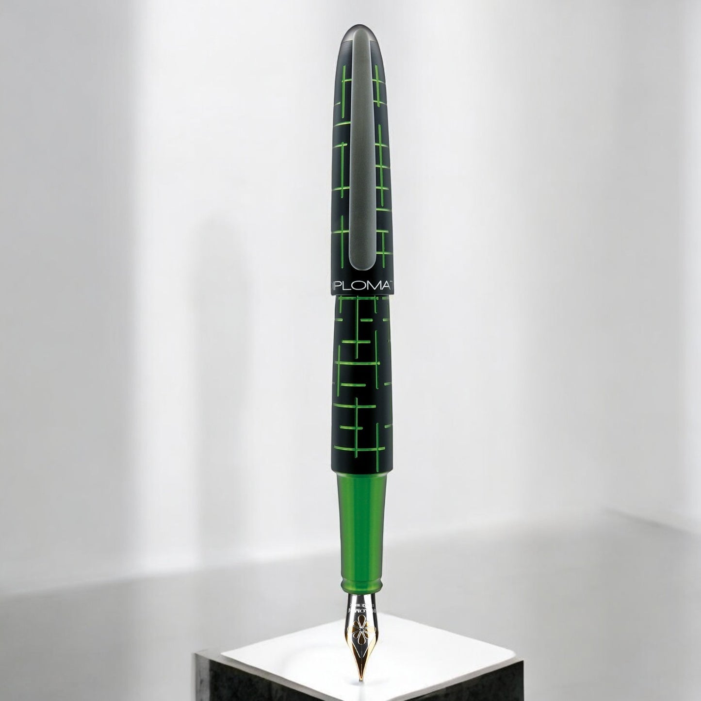 Diplomat Elox Matrix 14K Gold Fountain Pen
