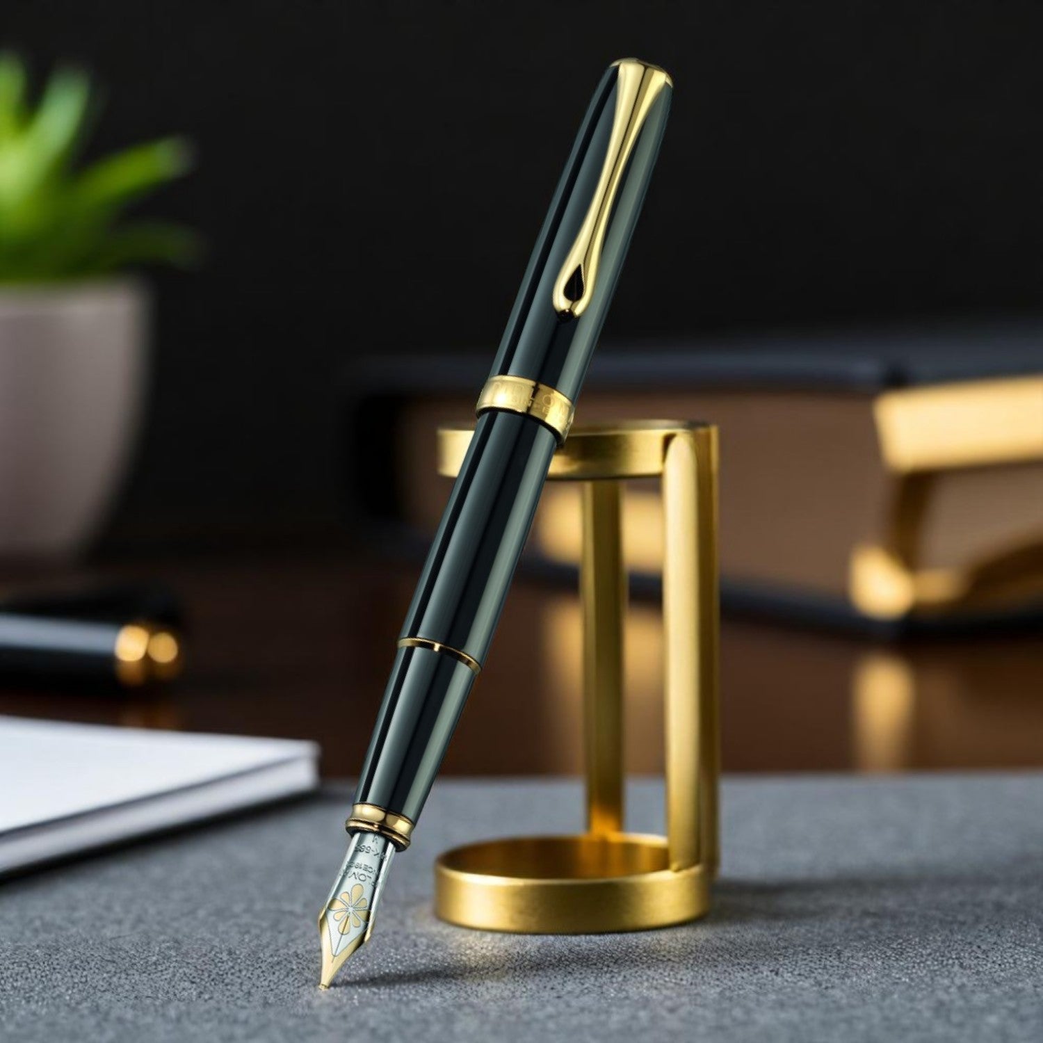 Diplomat Excellence A2 Black Lacquer Gold 14K Gold Fountain Pen