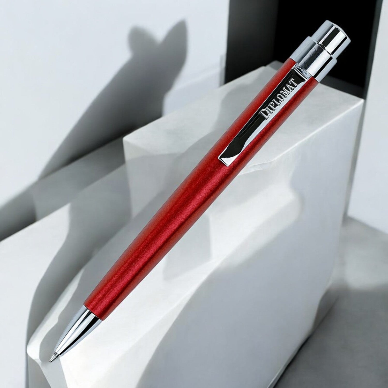 Diplomat Magnum Burned Red Ball Pen D40905040