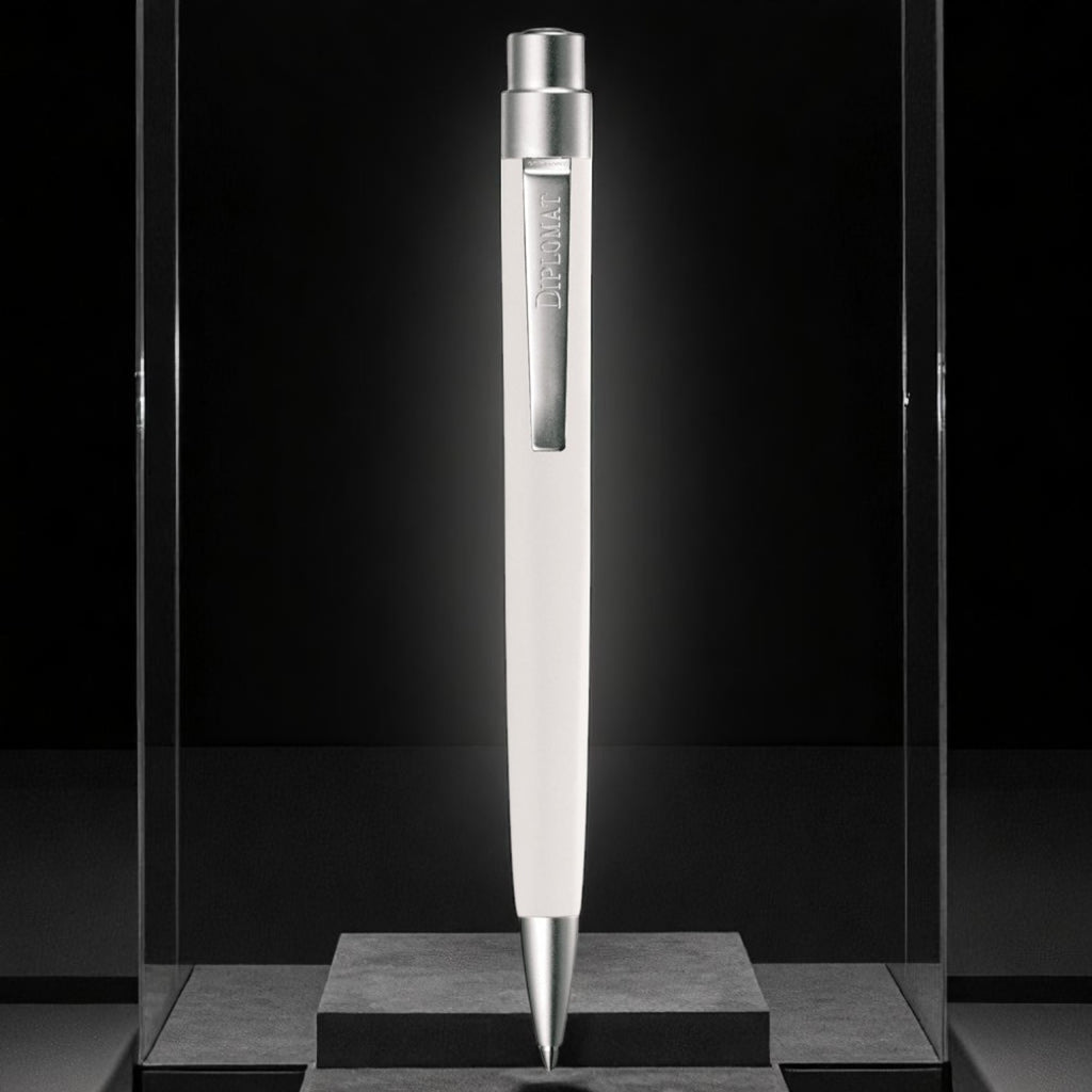 Diplomat Magnum Soft Touch White Ball Pen D20000562