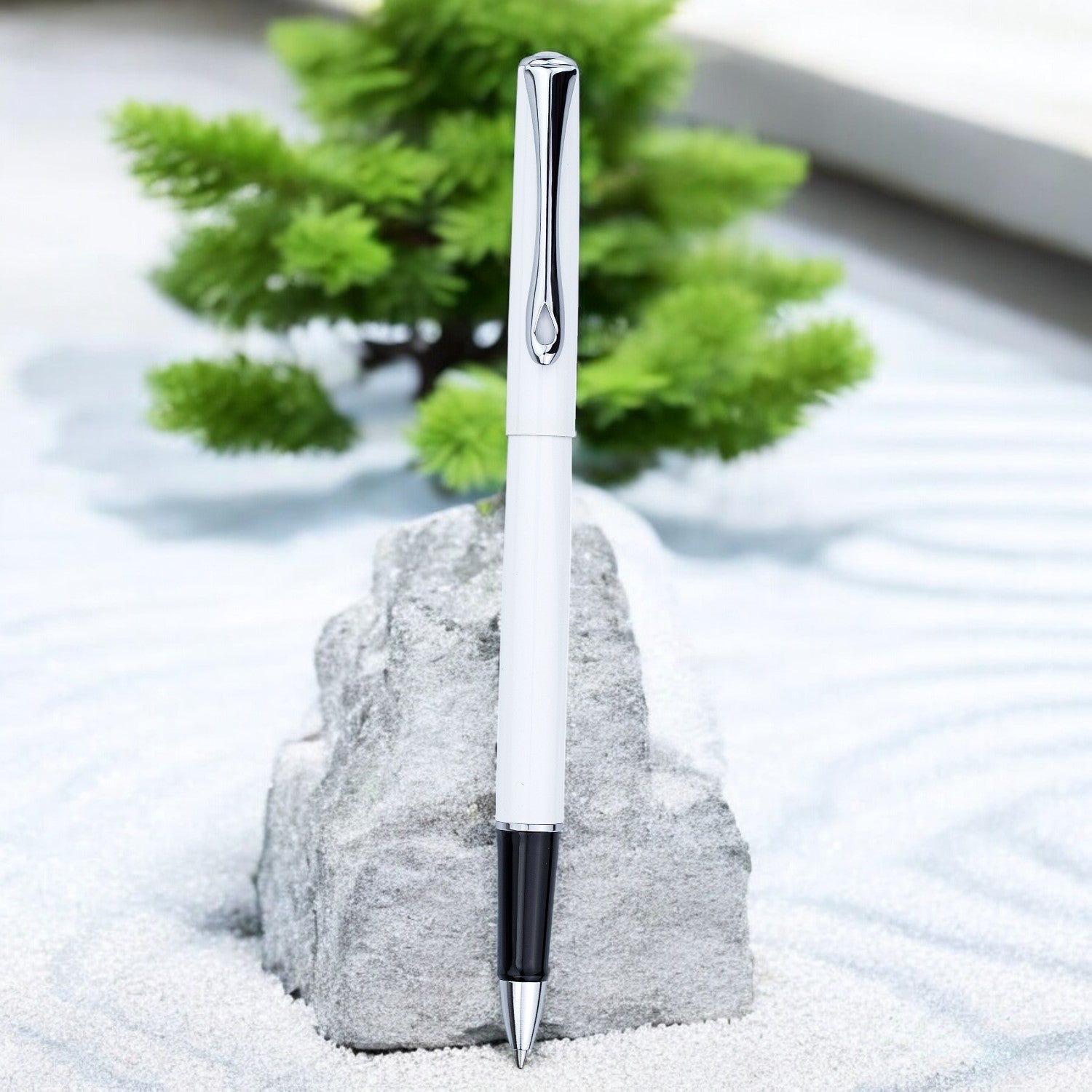 Diplomat Traveller Snow White Roller Ball Pen D40702030