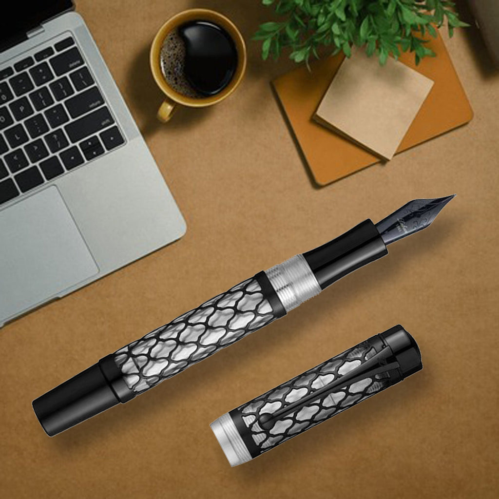 Laban Flora Black Fountain Pen