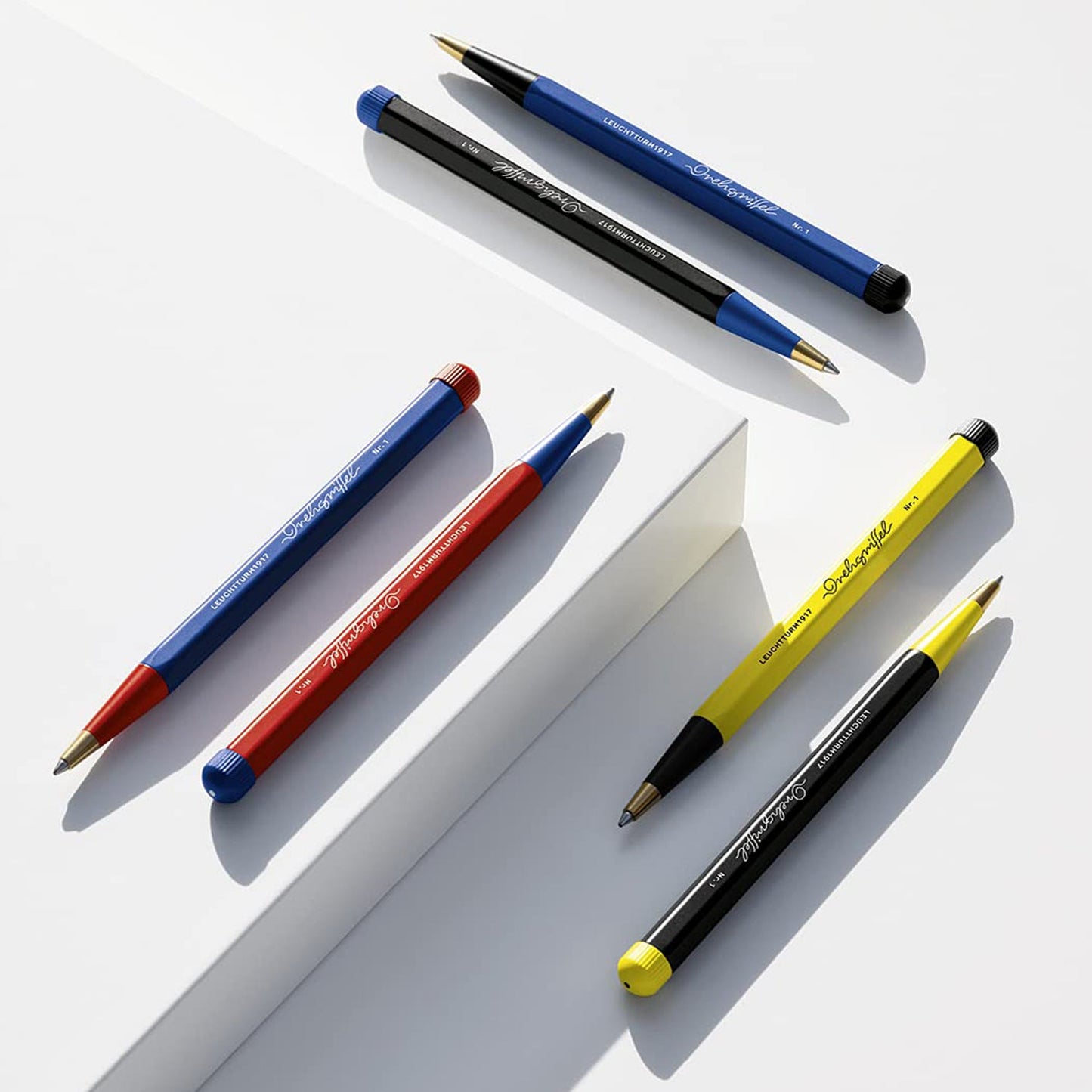 Leuchtturm1917 Drehgriffel Nr. 1 Bauhaus Lemon/Black Ballpoint Pen 366204