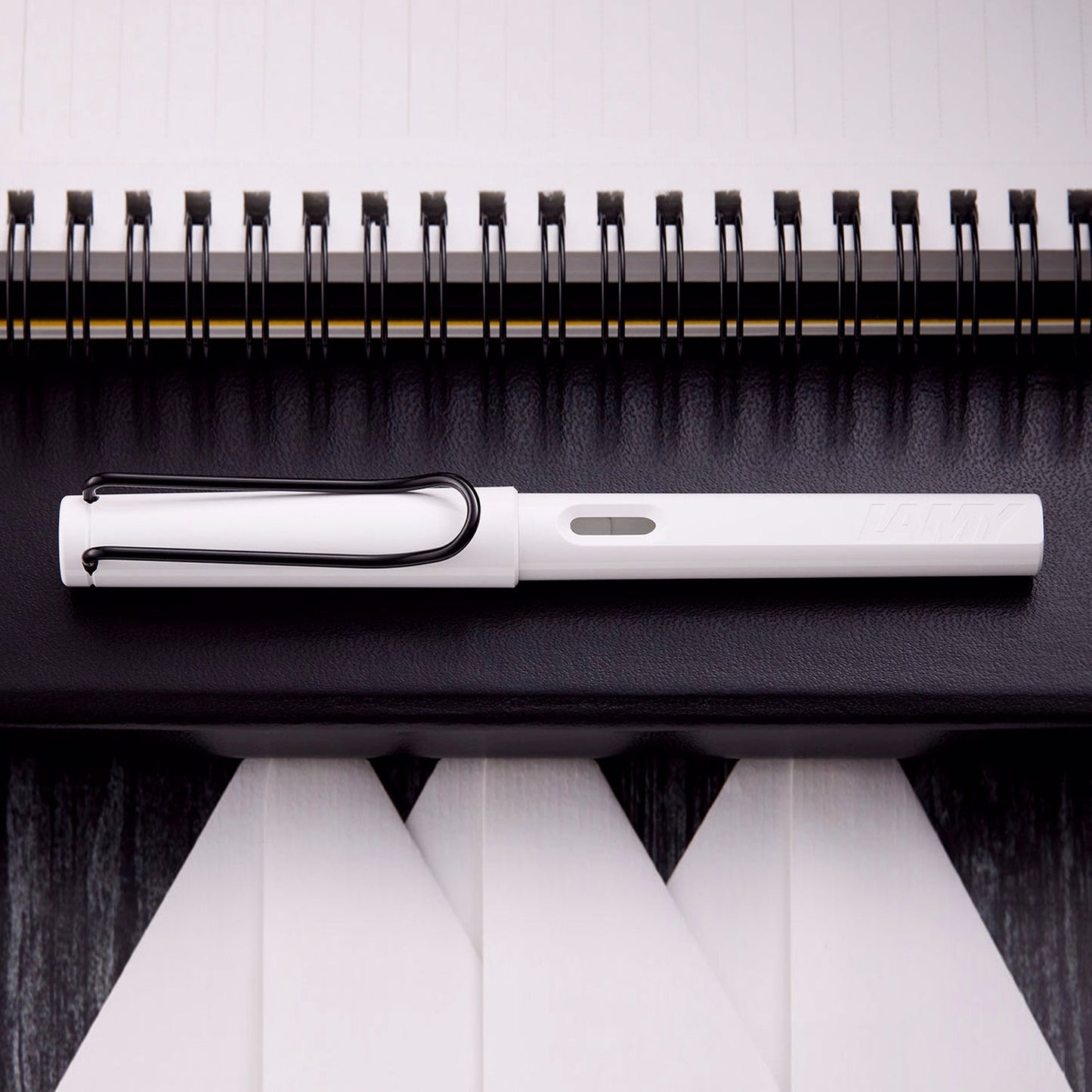 Lamy 019 Safari White/Black Fountain Pen (Special Edition)