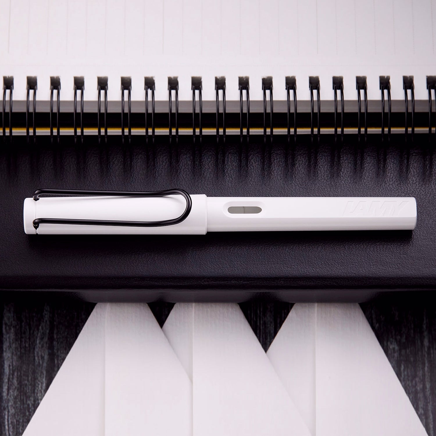 Lamy 019 Safari White/Black Fountain Pen (Special Edition)