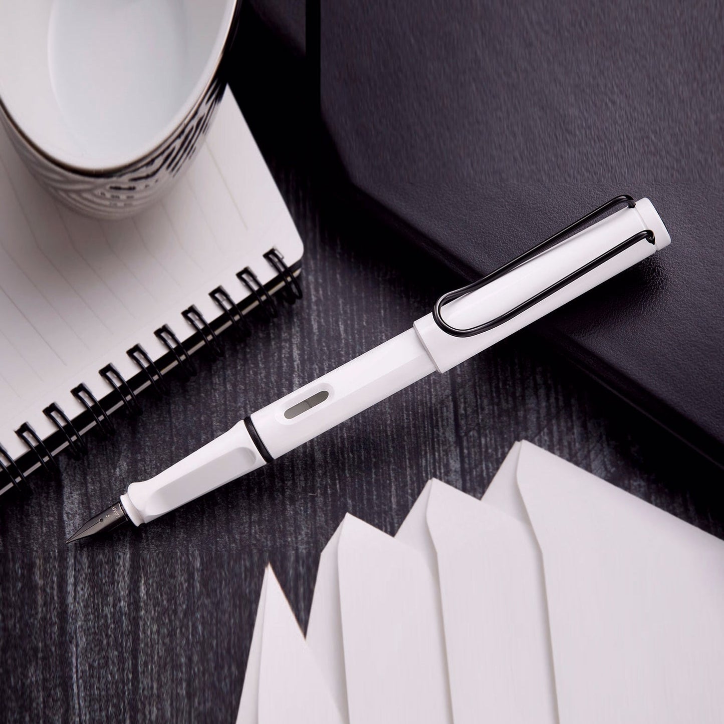 Lamy 019 Safari White/Black Fountain Pen (Special Edition)