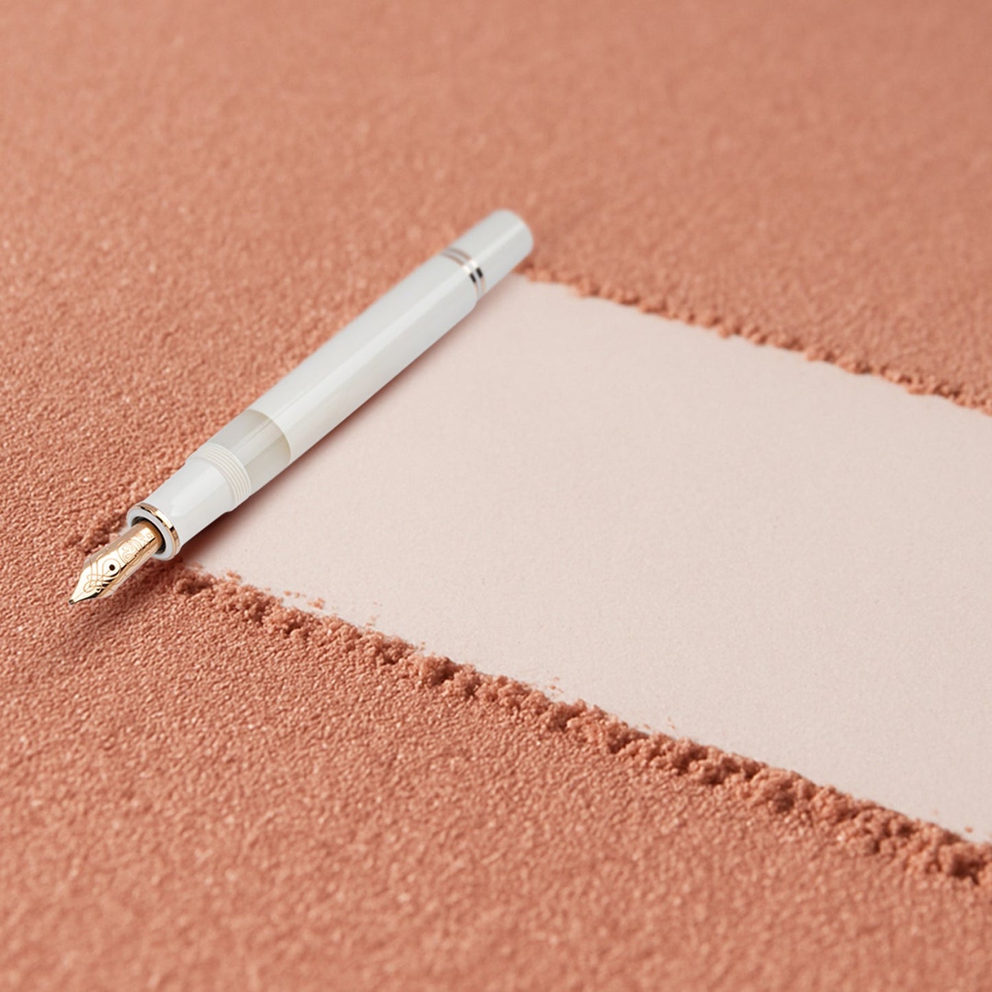 Pelikan Souveran M600 White Rose Gold Fountain Pen (Special Edition)