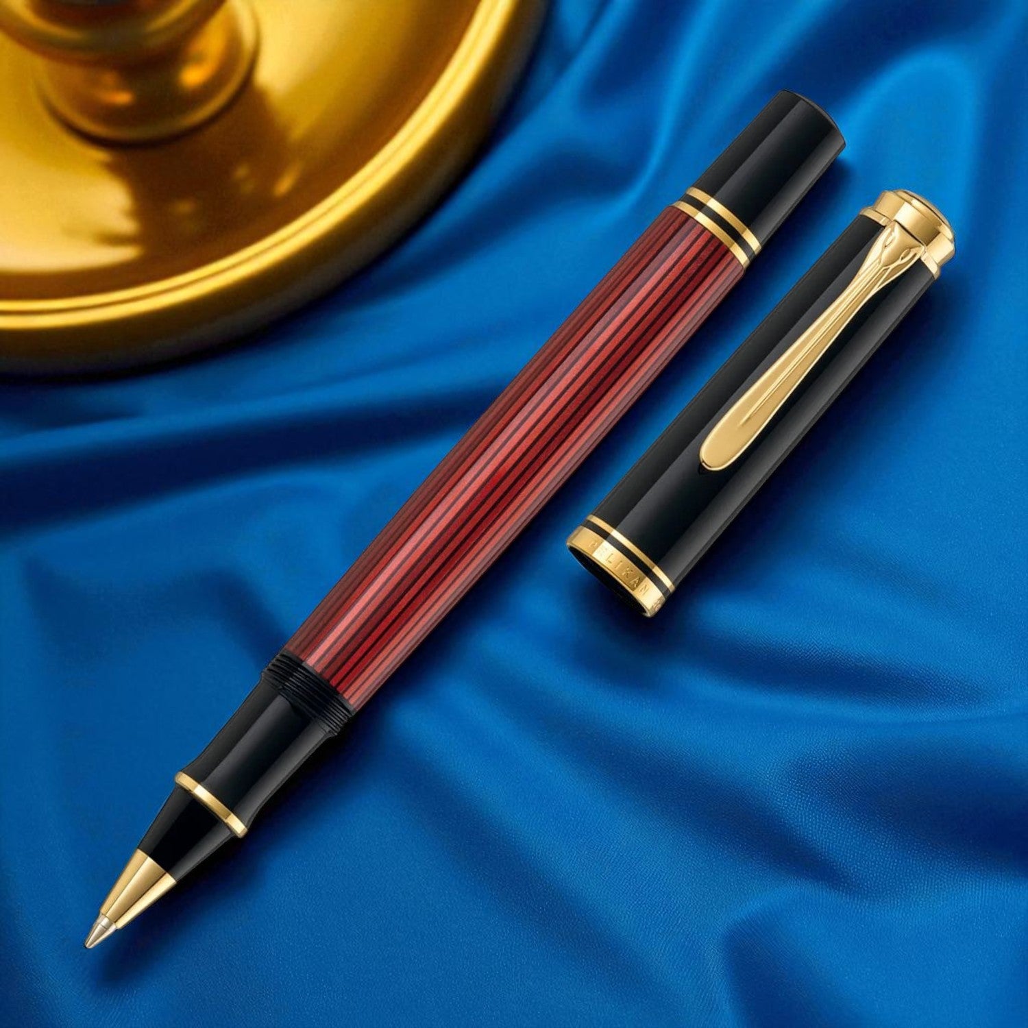 Pelikan Souveran R400 Black/Red Roller Ball Pen 925305