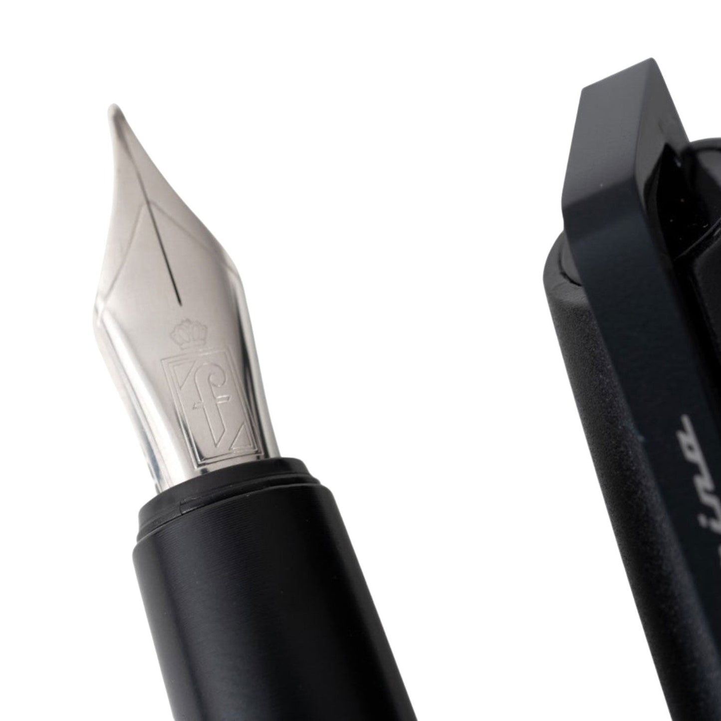 Pininfarina Segno Pf Go Black PVD Fountain Pen