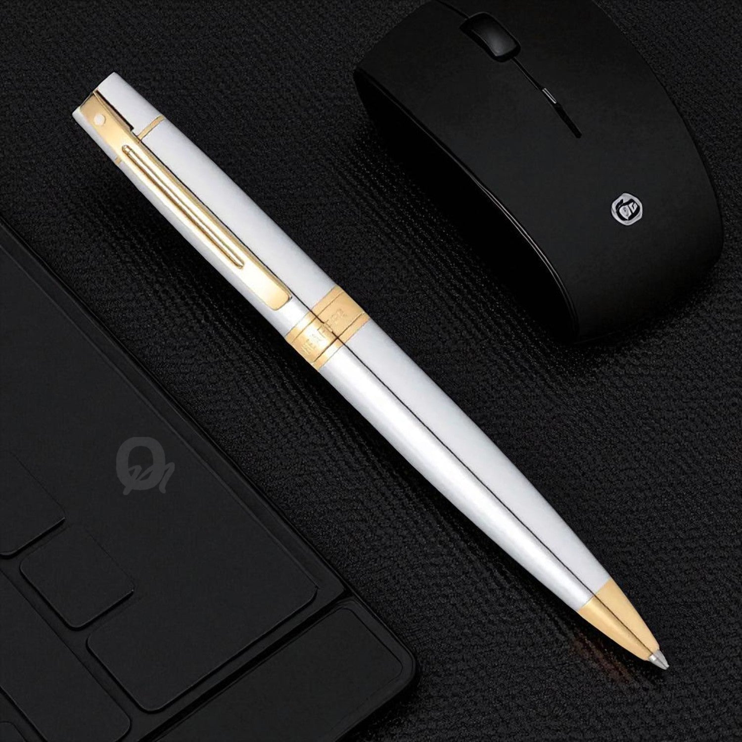 Sheaffer 300 Bright Chrome GT Ballpoint Pen A9342