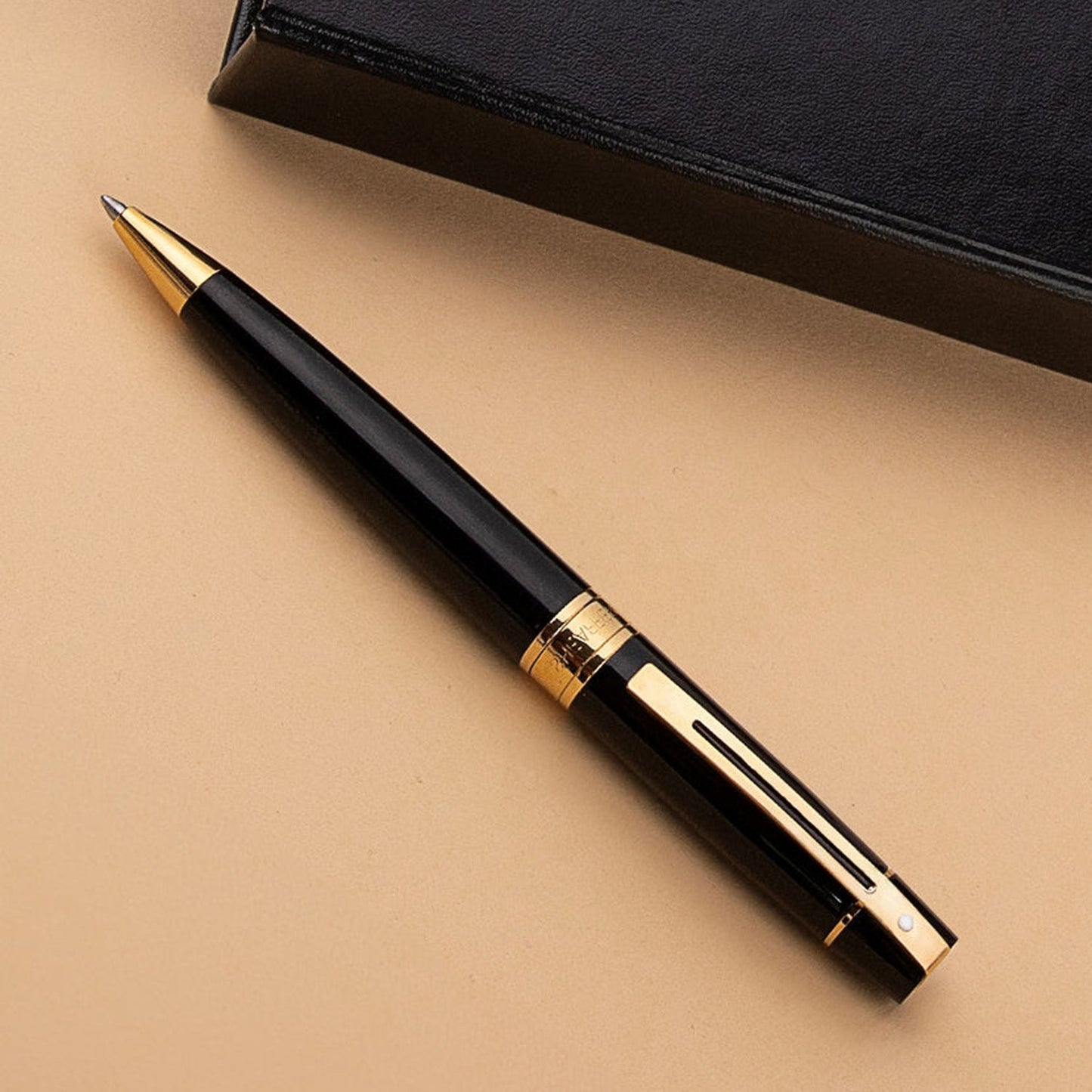 Sheaffer 300 Glossy Black GT Ballpoint Pen A9325