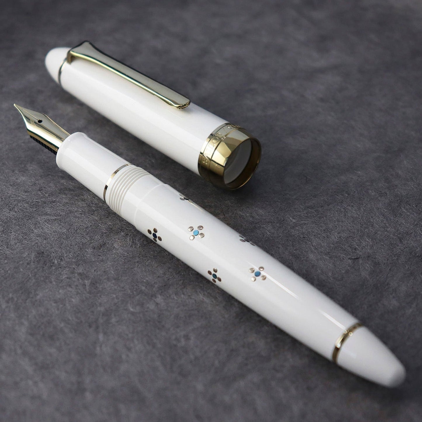 Sailor Classic Ko Floret Dot White Fountain Pen