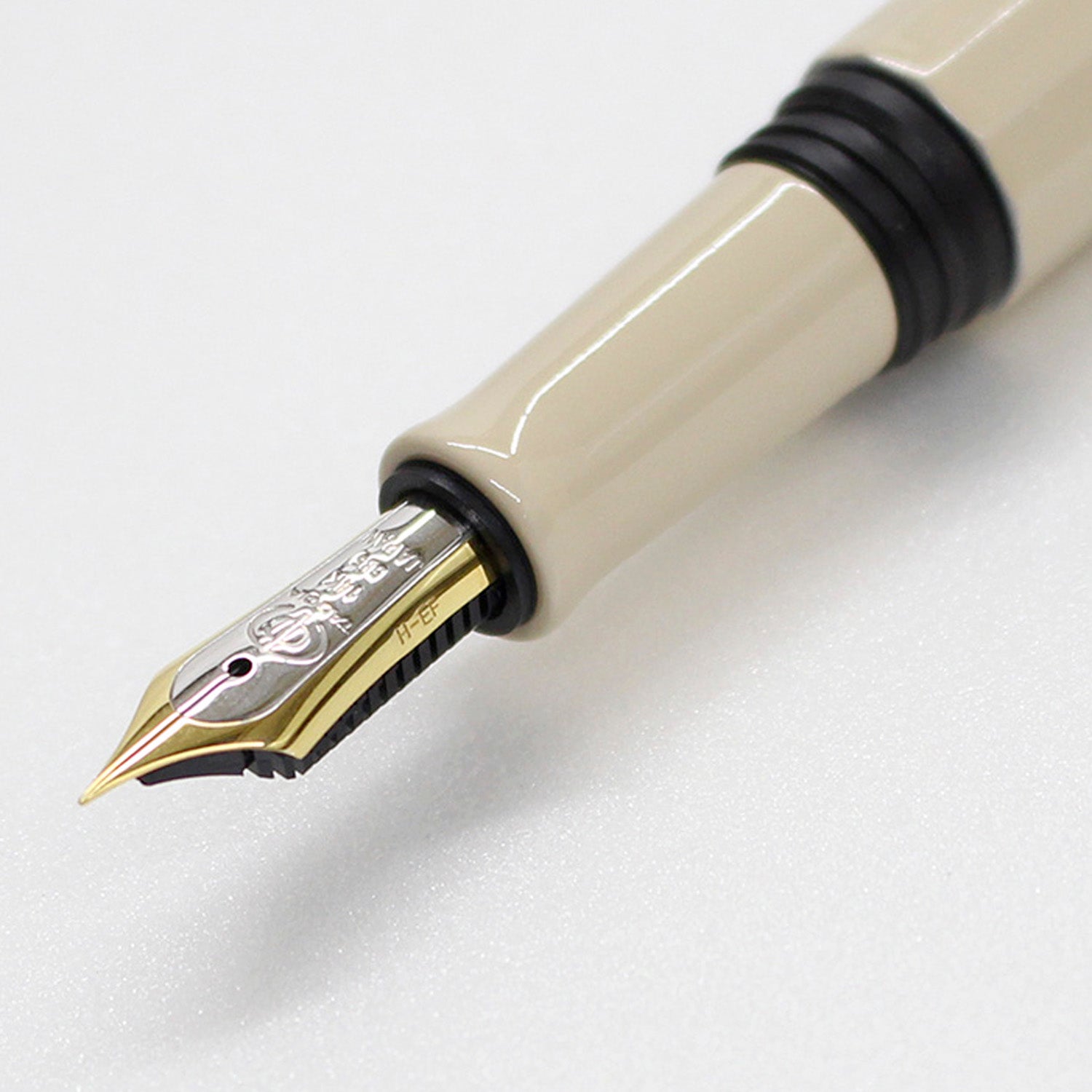 Taccia Iro Joukei December Fountain Pen (Limited Edition)