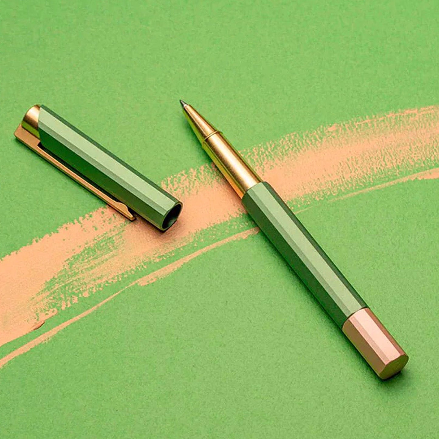 Ystudio Glamour Evolve Bihex Absinthe Roller Ball Pen 1GRLP0002GRX
