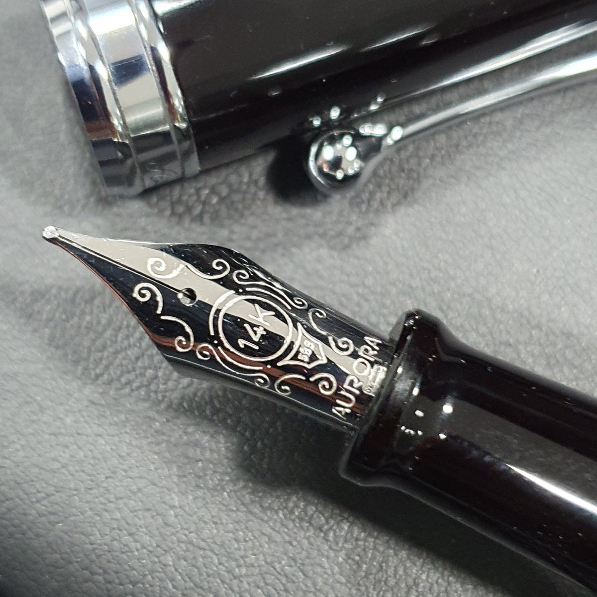 Aurora 88 Black 14K Gold CT Fountain Pen 800-C