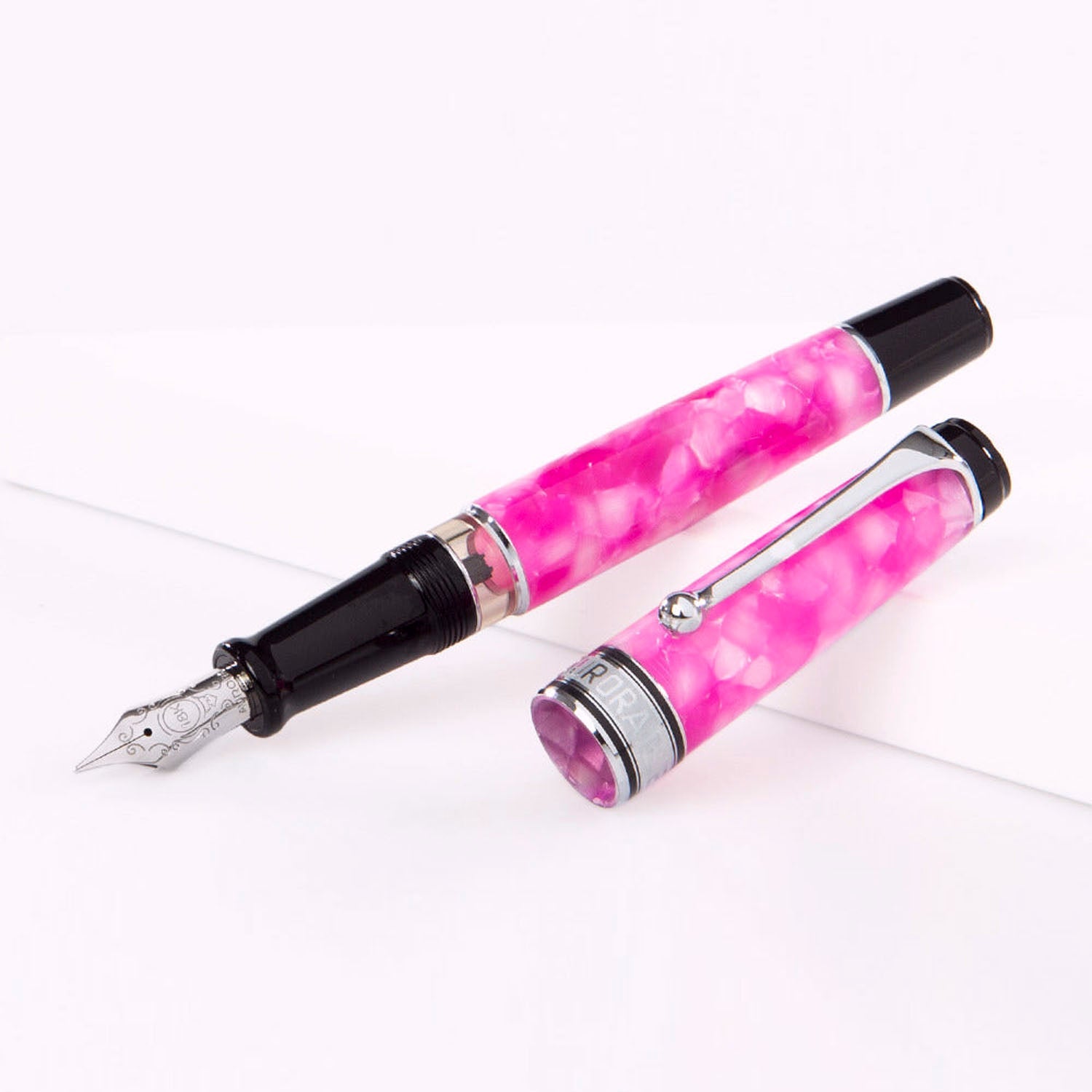 Aurora Optima 365 Fucsia CT Fountain Pen