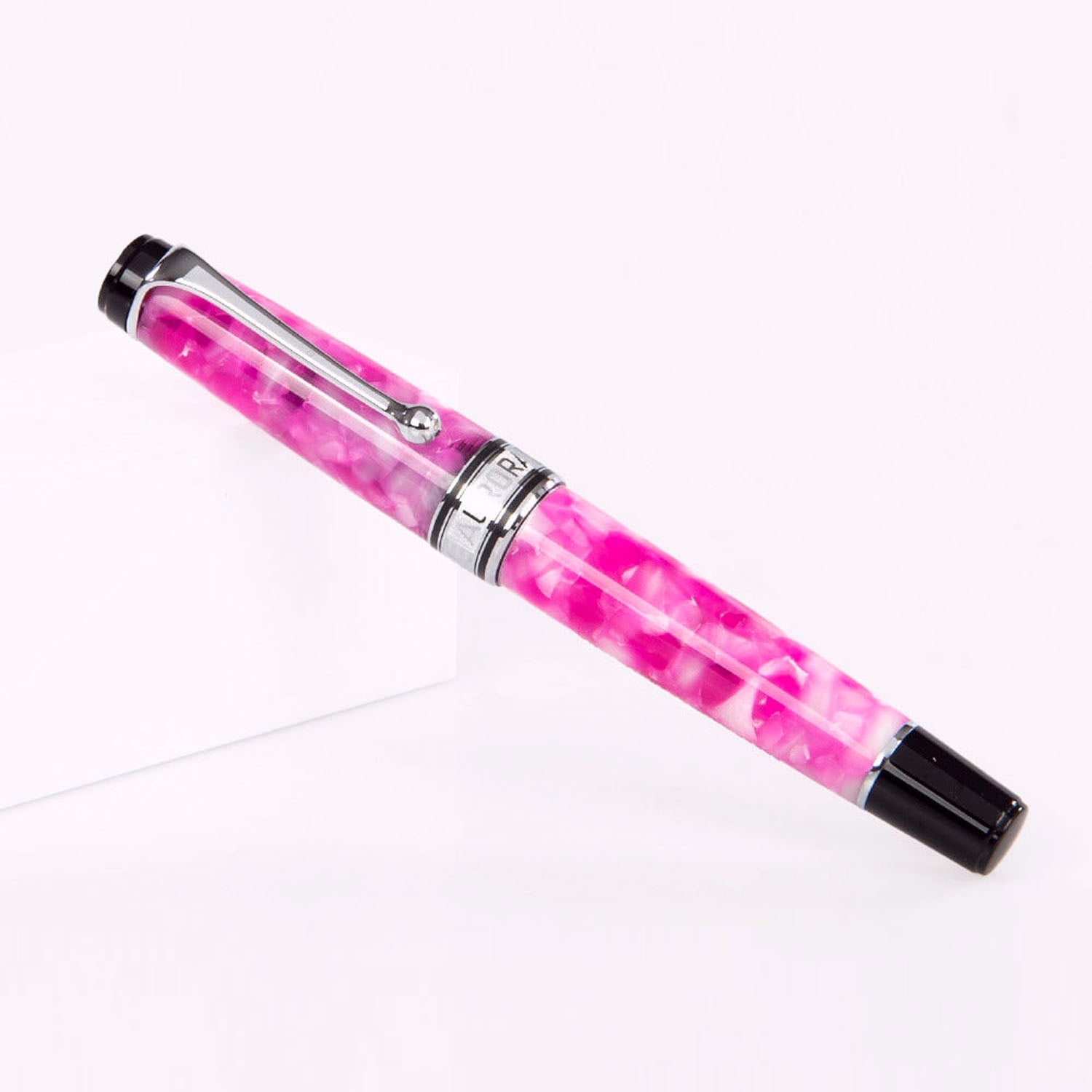 Aurora Optima 365 Fucsia CT Fountain Pen