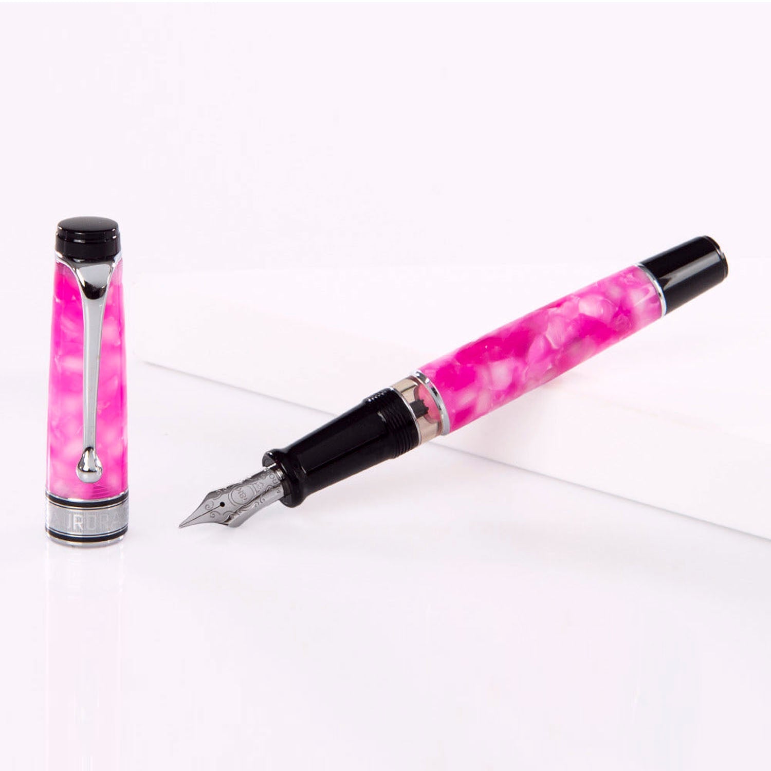 Aurora Optima 365 Fucsia CT Fountain Pen