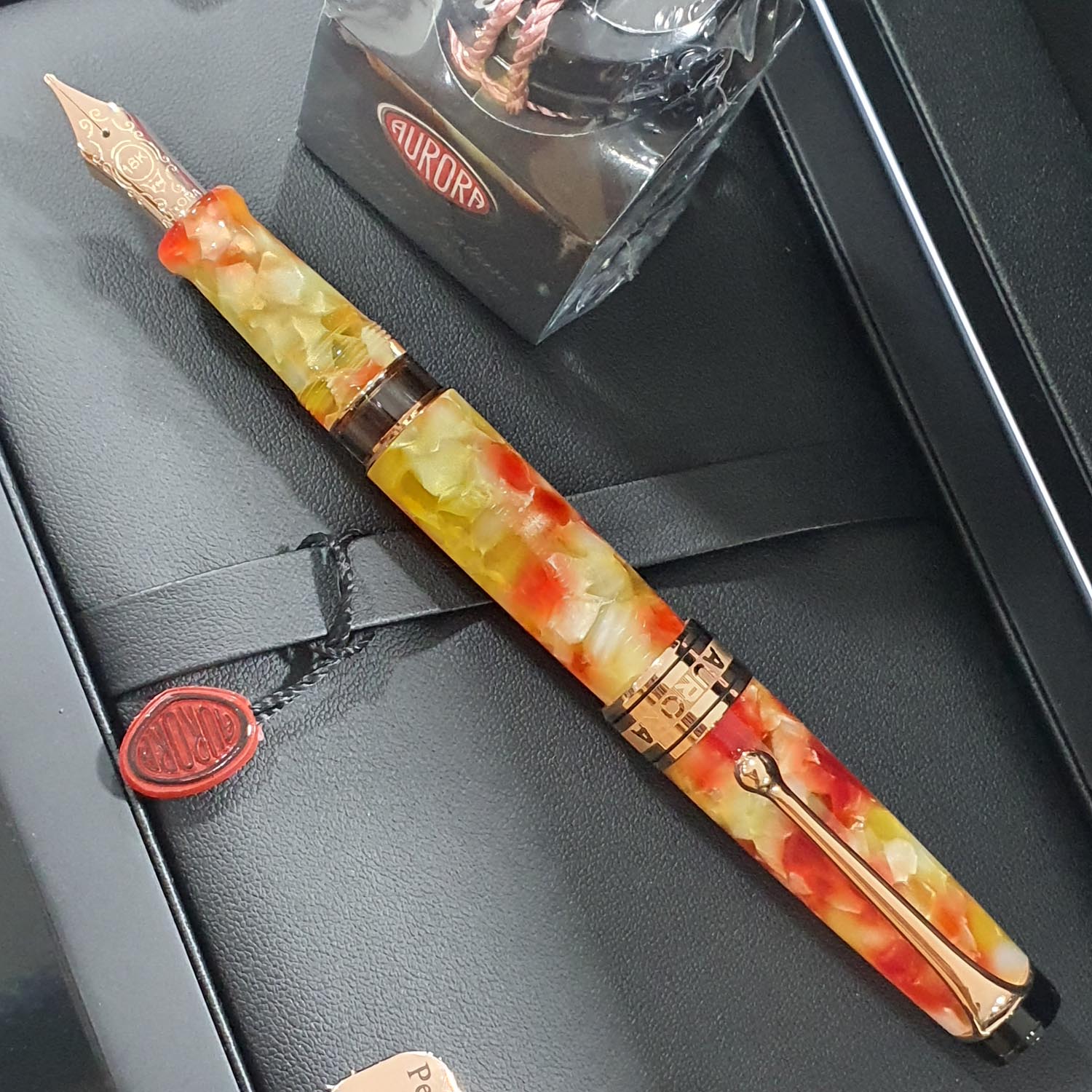 Aurora Optima Caleidoscopio Luce Gialla RT Fountain Pen 996-PKG (Limited Edition) having marbled finish