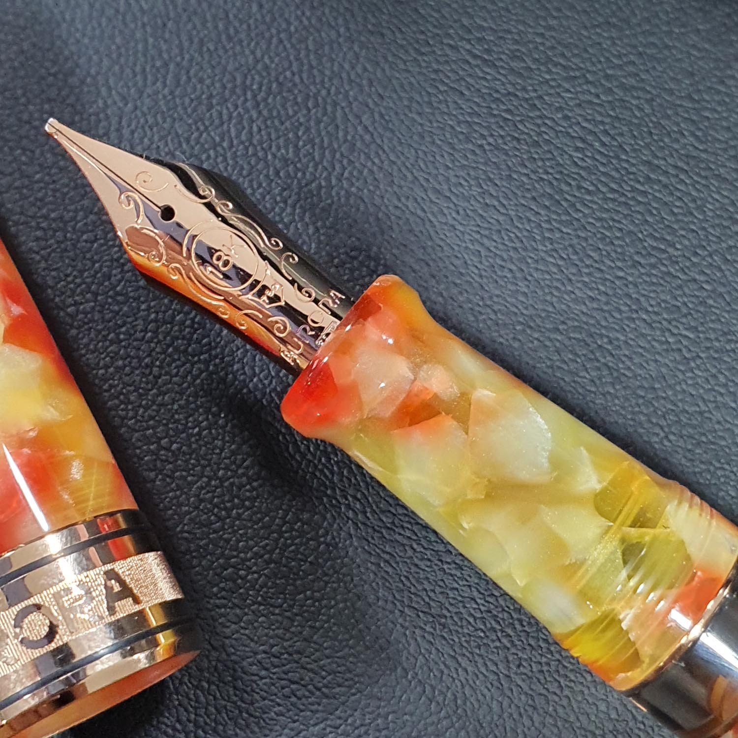 Aurora Optima Caleidoscopio Luce Gialla RT Fountain Pen 996-PKG (Limited Edition) having marbled finish