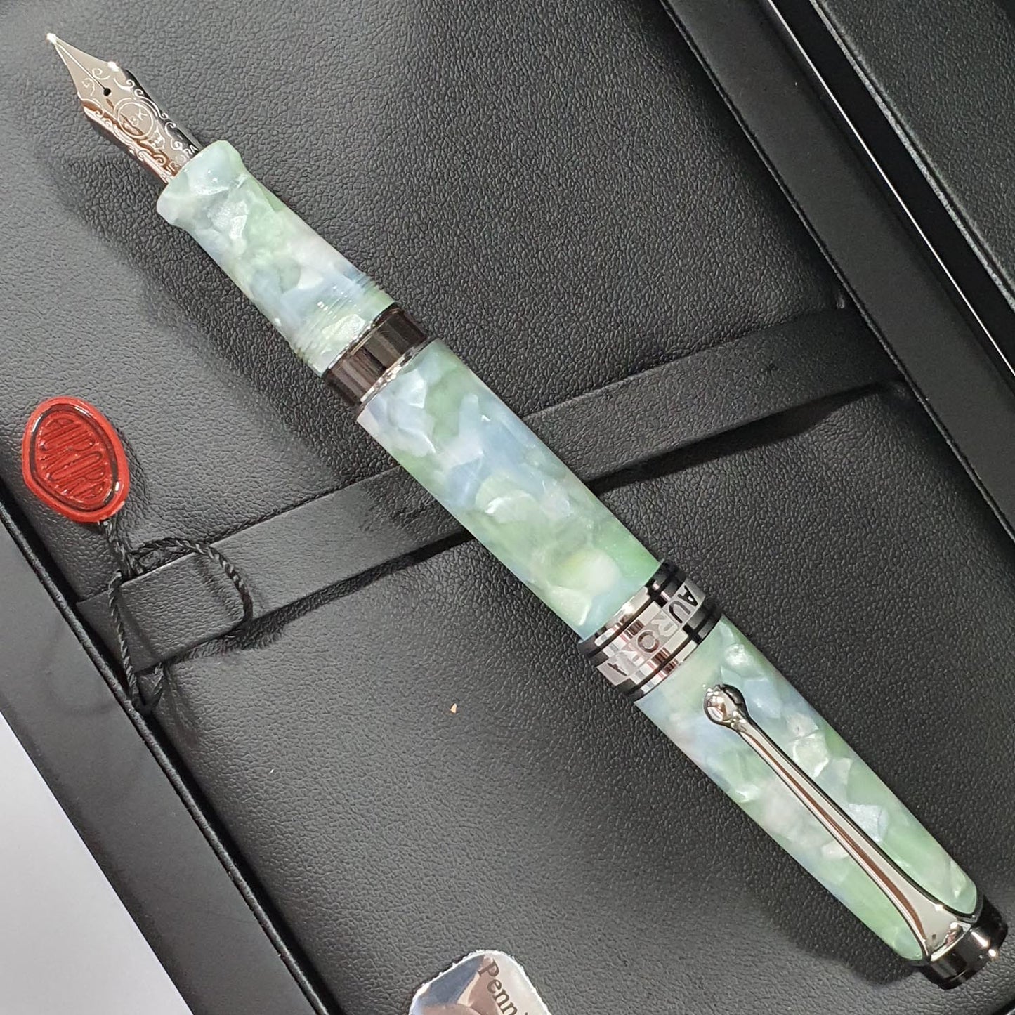 Aurora Optima Caleidoscopio Luce Verde CT Fountain Pen 996-CKV (Limited Edition)