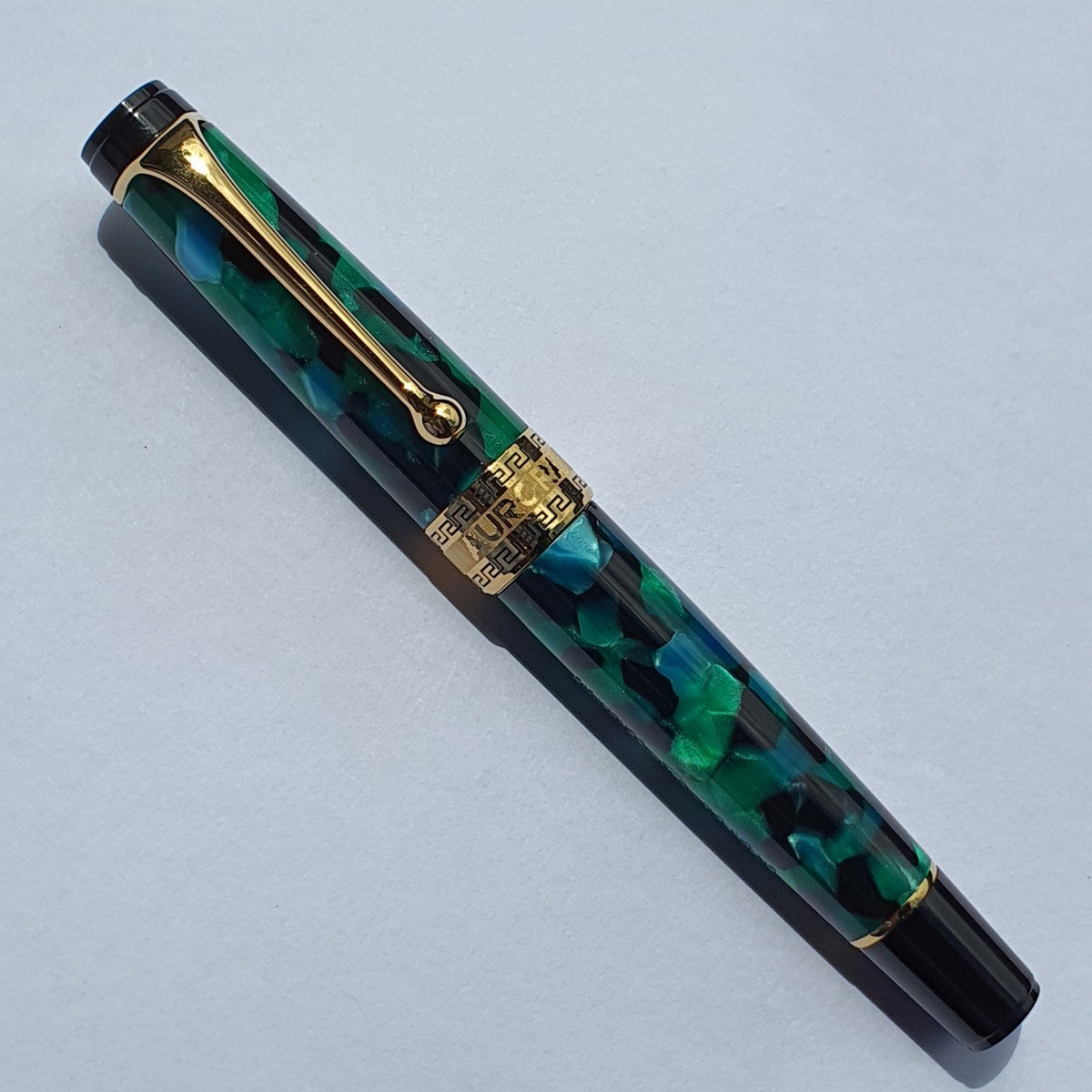 Aurora Optima Emerald Green 14K Gold GT Fountain Pen