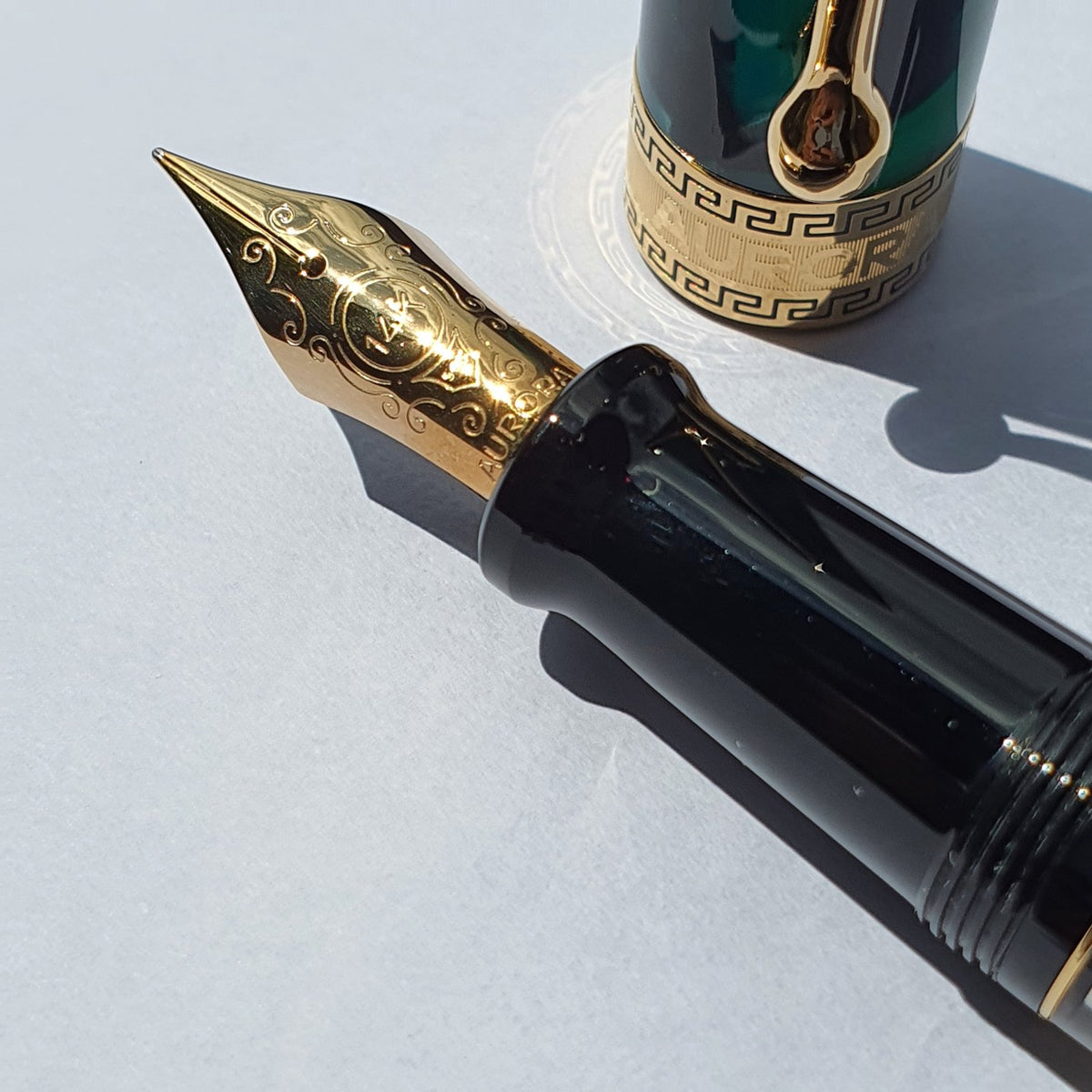 Aurora Optima Emerald Green 14K Gold GT Fountain Pen