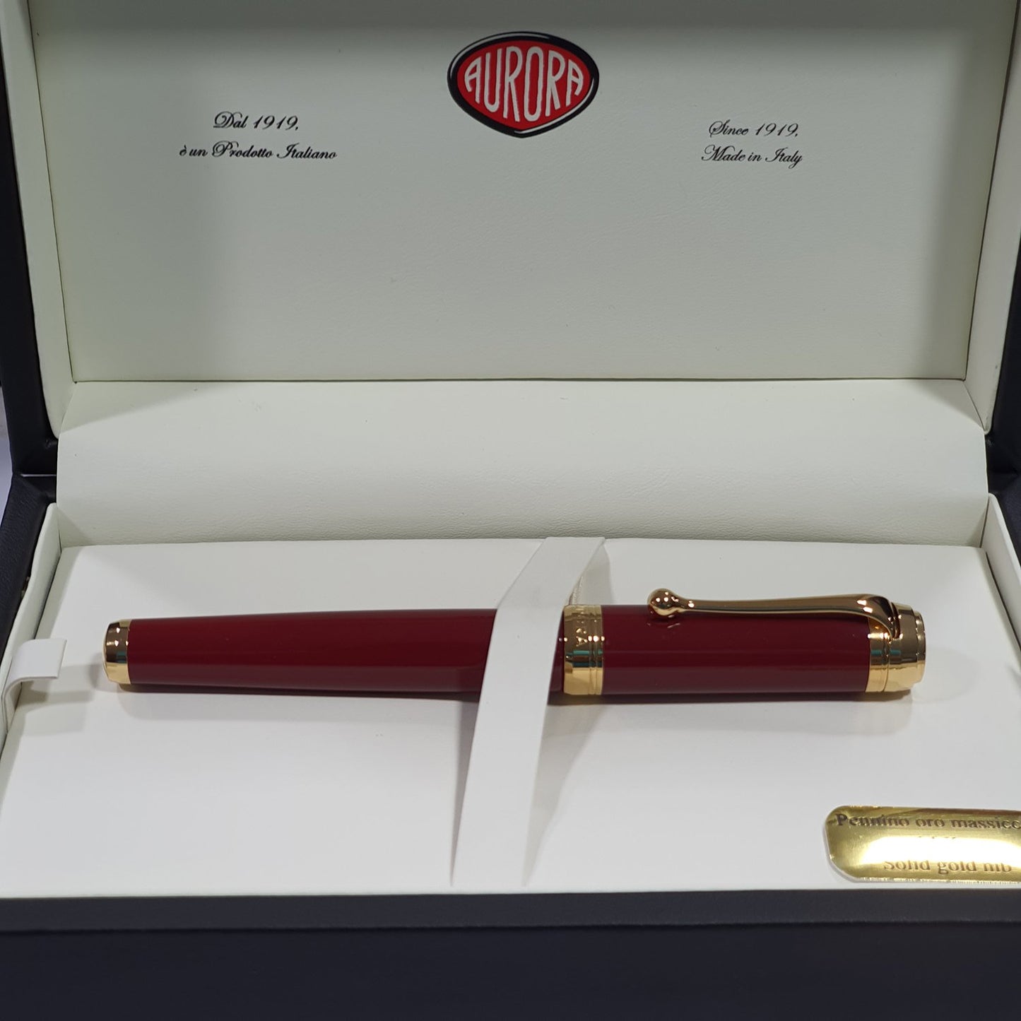 Aurora Talentum Bordeaux 14K Gold GT Fountain Pen