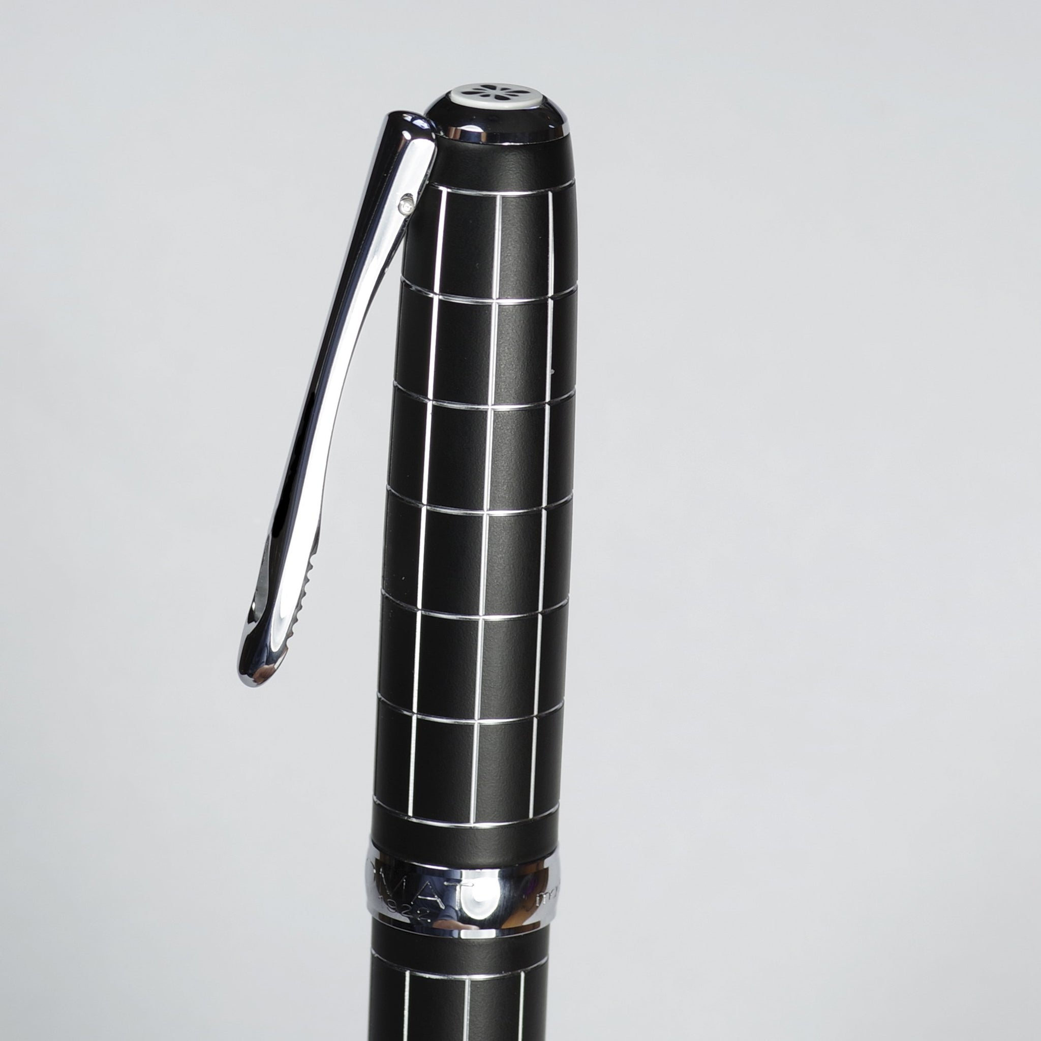 Diplomat Excellence A Plus Rhomb Guilloche Lapis Black Fountain Pen