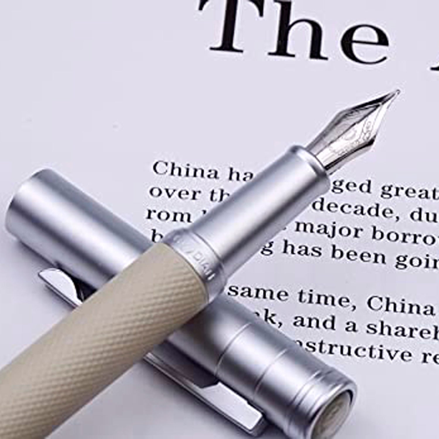 Hongdian 1850 White Fountain Pen