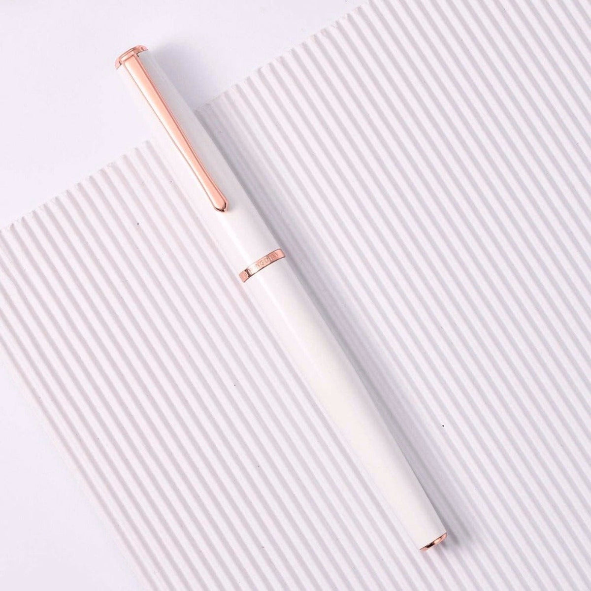 Hongdian 920 White Fountain Pen