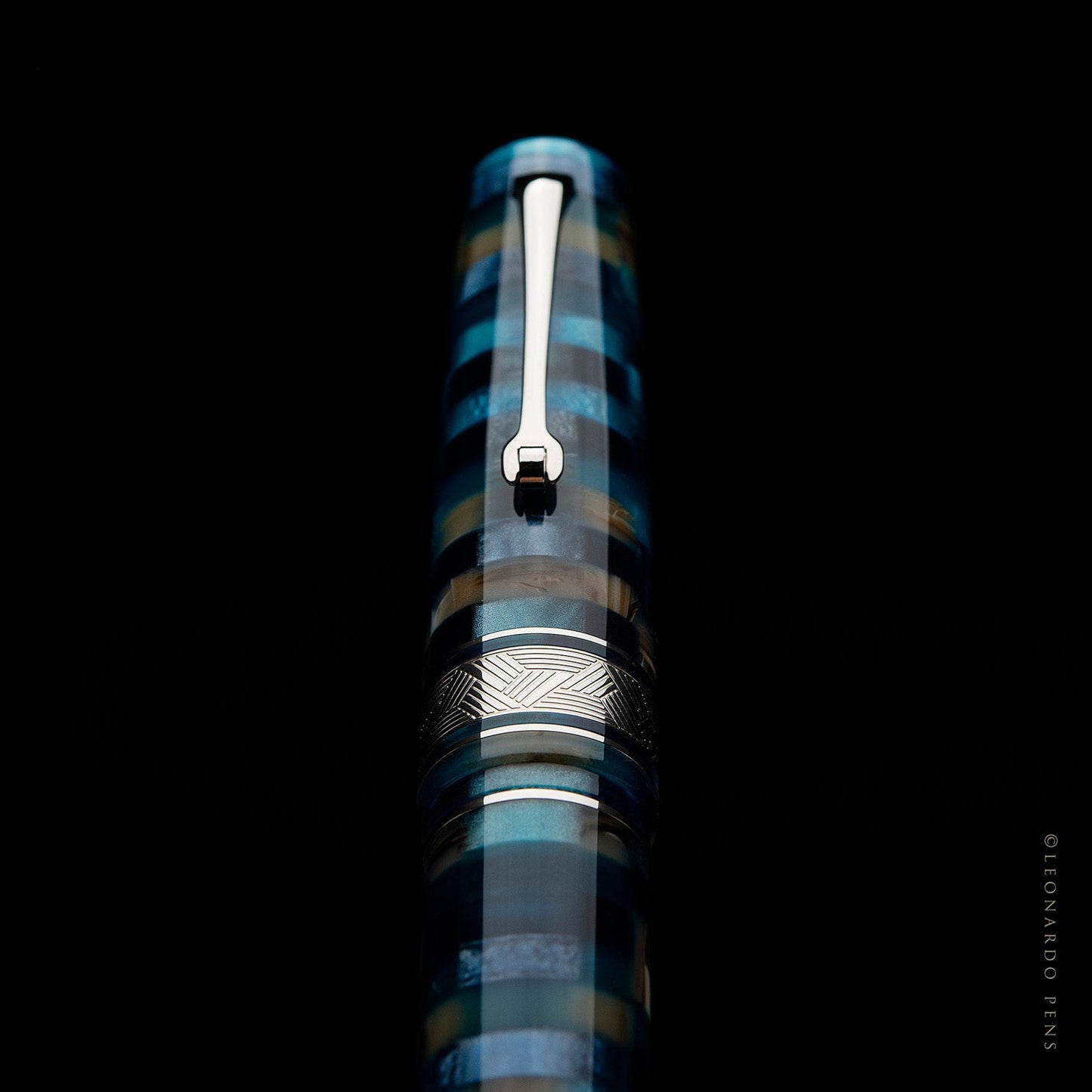Leonardo Momento Zero Grande Mosaico Hawaii CT Fountain Pen