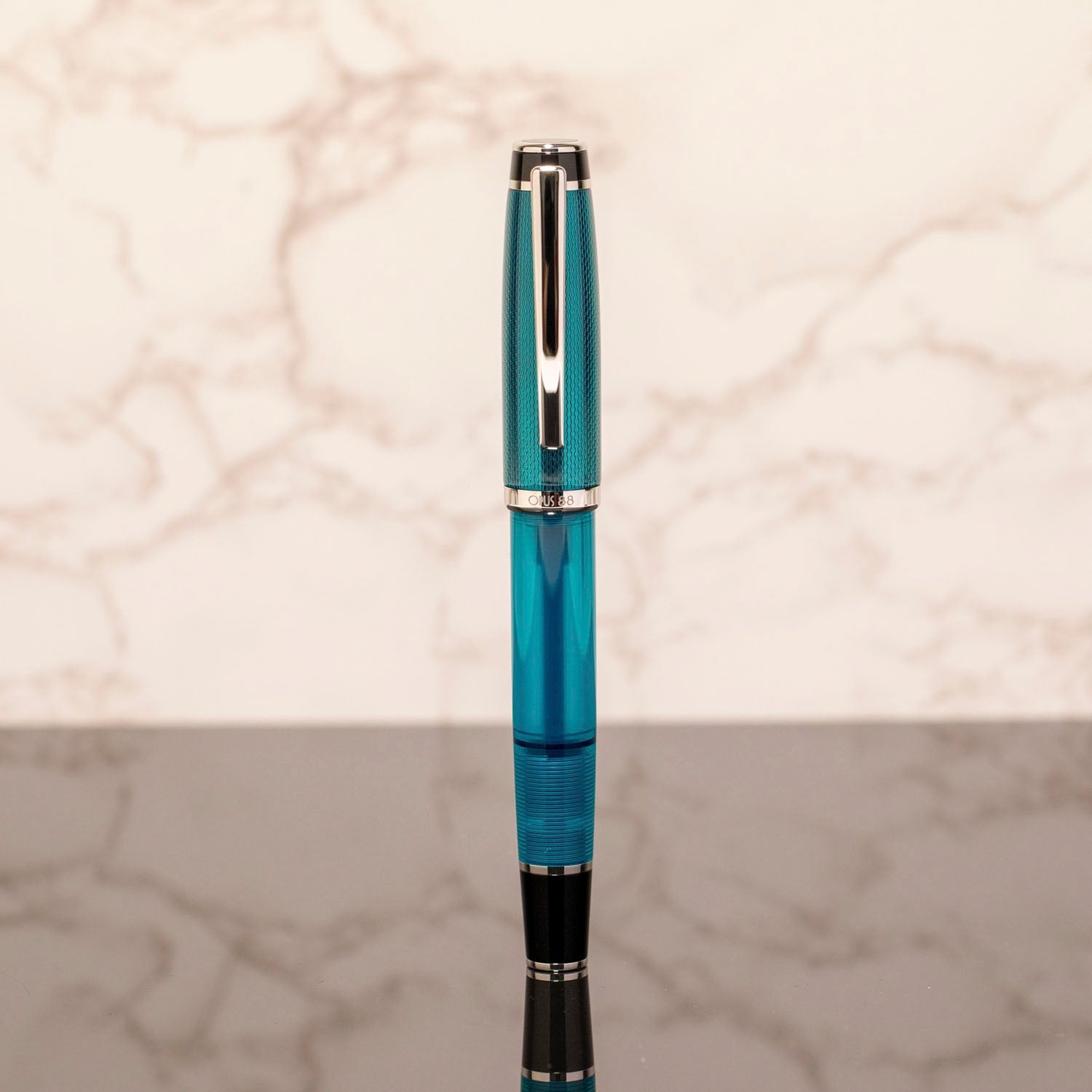 Opus 88 Opera Green Dot Fountain pen
