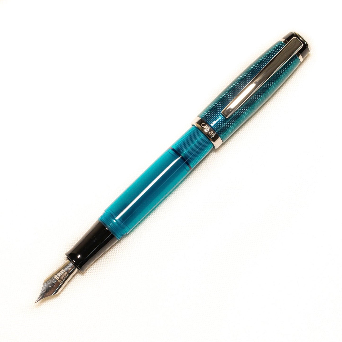 Opus 88 Opera Green Dot Fountain pen