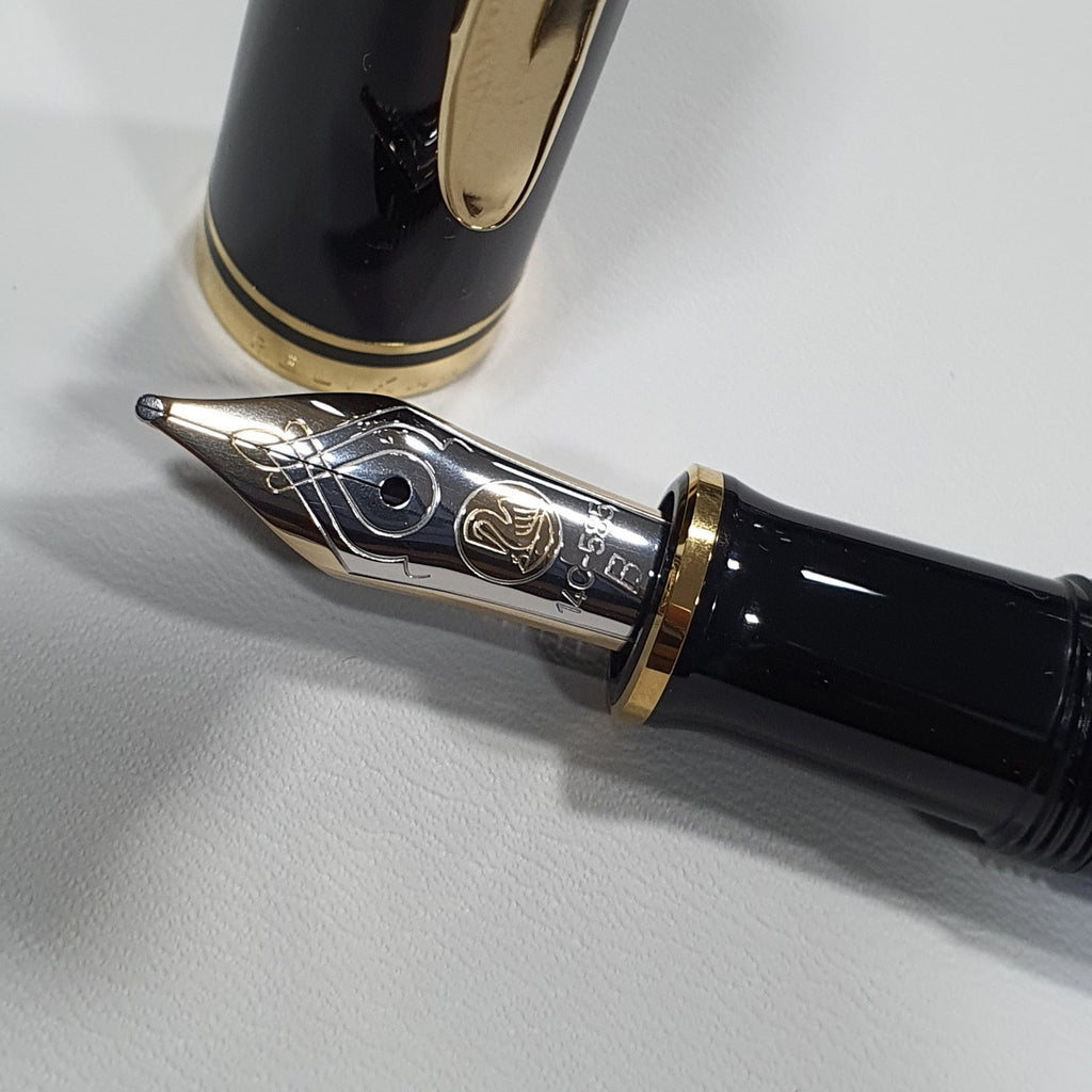 Pelikan Souveran M400 Black/Blue Fountain Pen | Germany