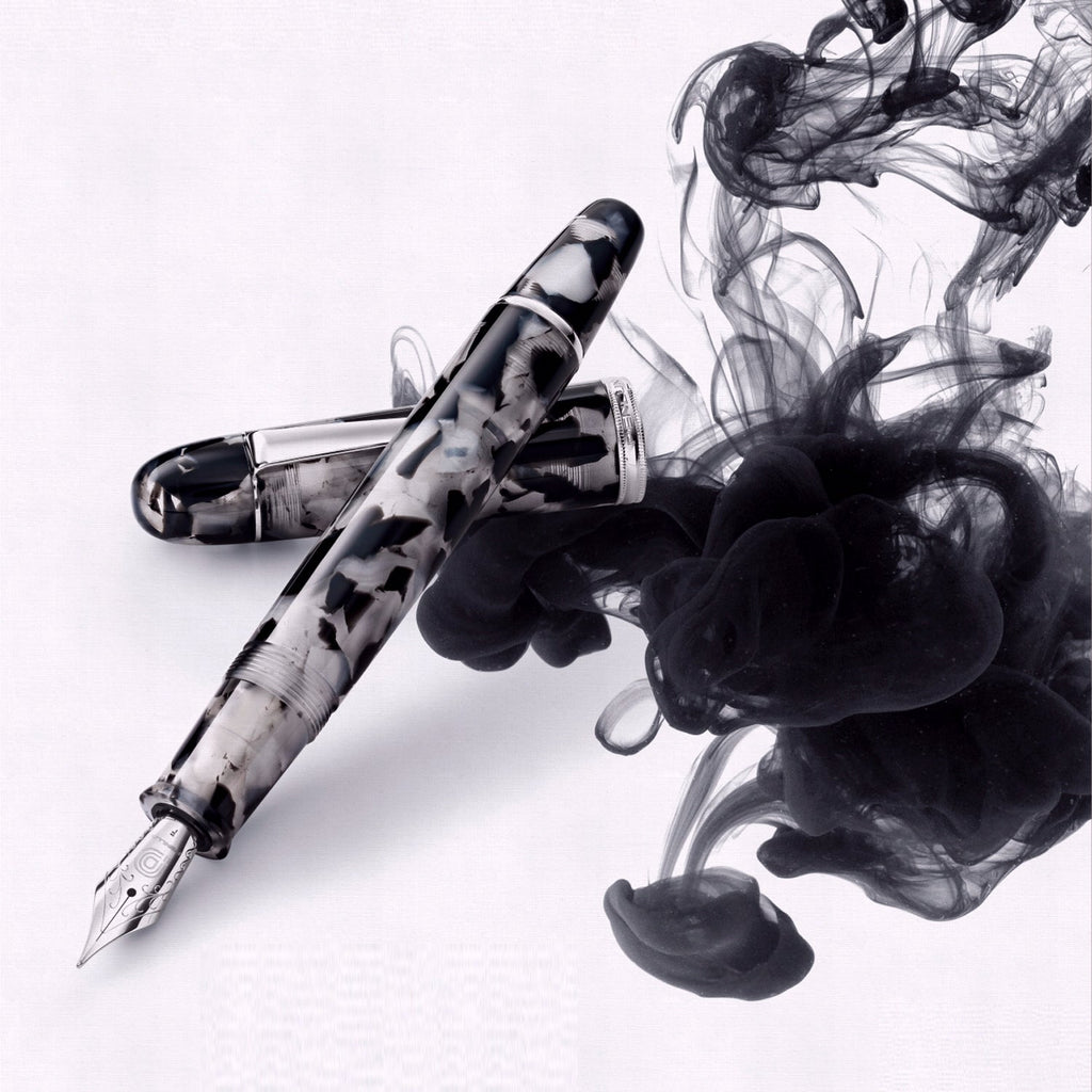 Penlux Masterpiece Grande Koi Black/White CT Fountain Pen