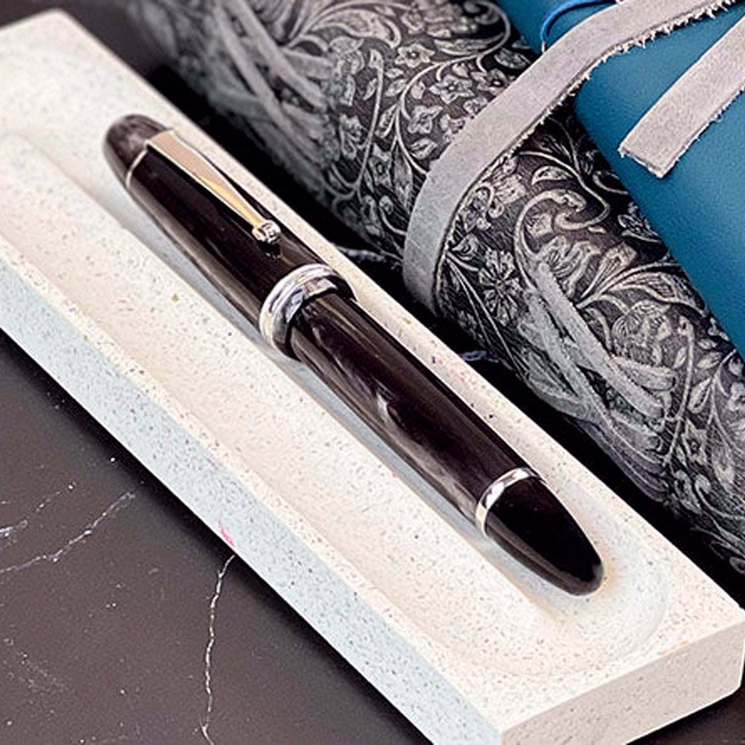 Penlux Masterpiece Grande Wave Black CT Fountain Pen