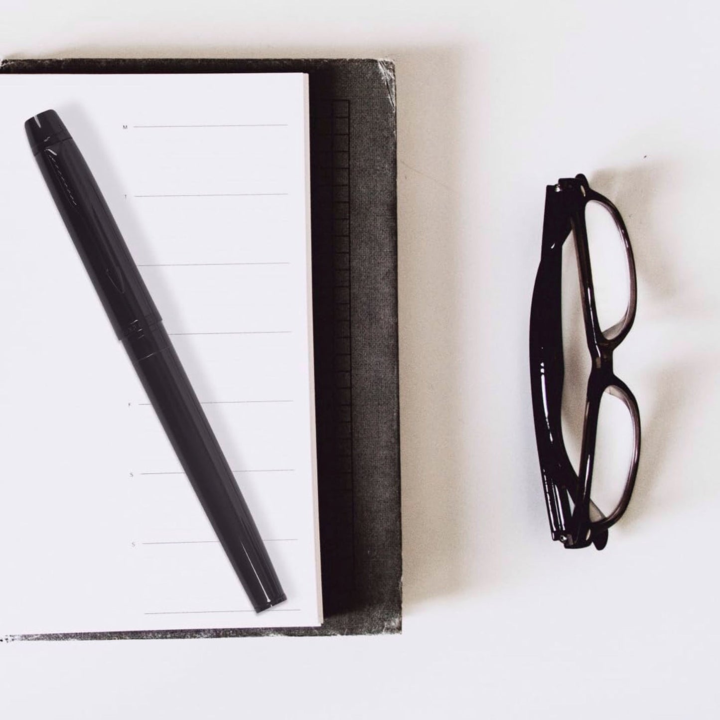 Parker Odyssey Lacquer Black Roller Ball Pen 9000032923