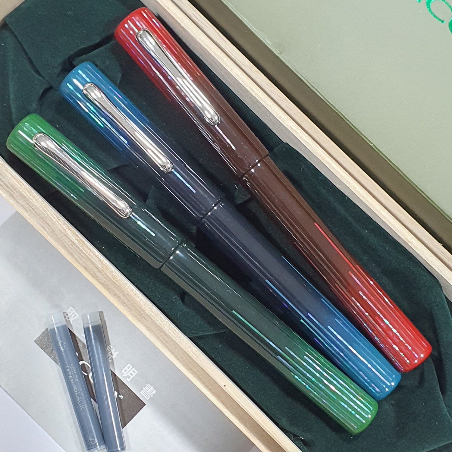 Taccia Ama-Iro Raden Hekiku Fountain Pen TF-003-BL (Limited Edition)
