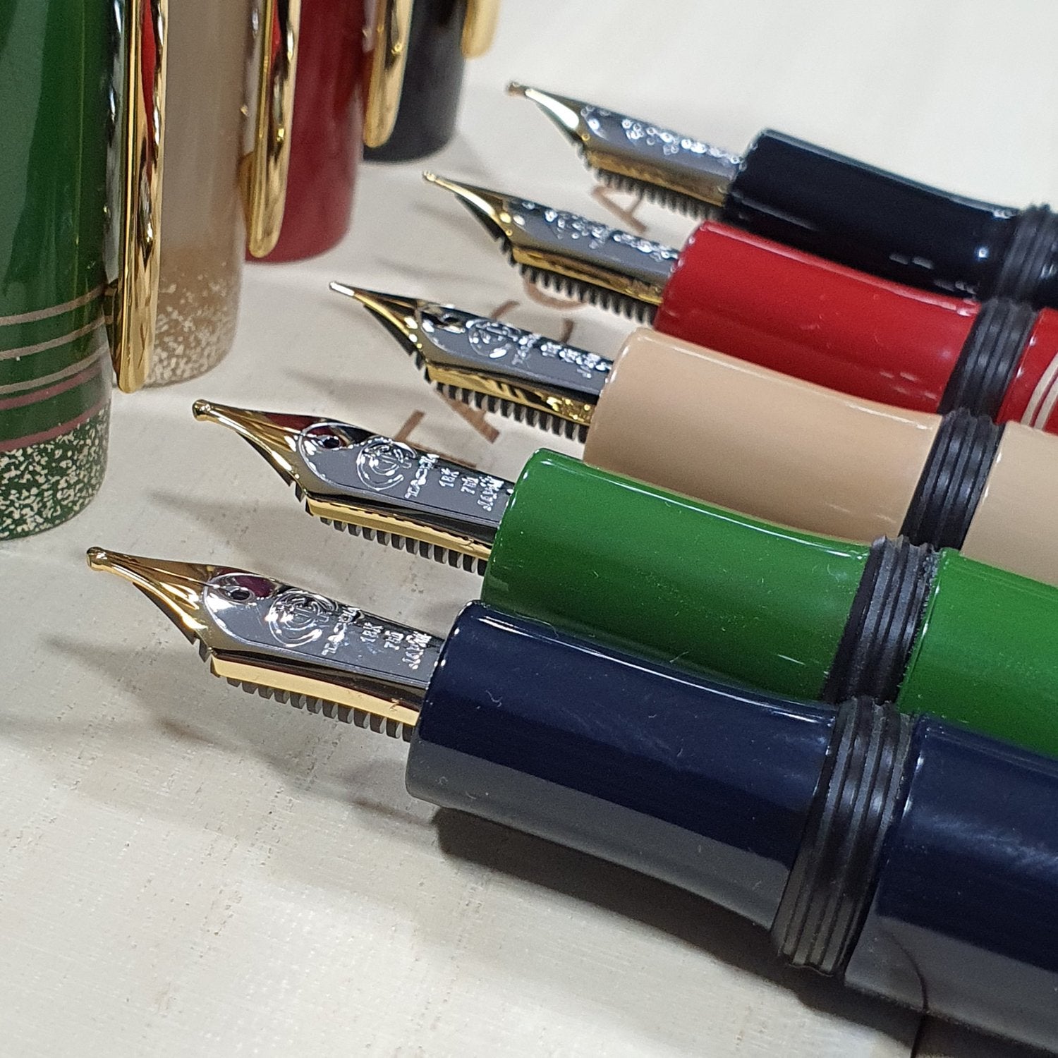 Taccia Kaza-e Urushi Sayokaze Fountain Pen TKE-18F-SK (Limited Edition)