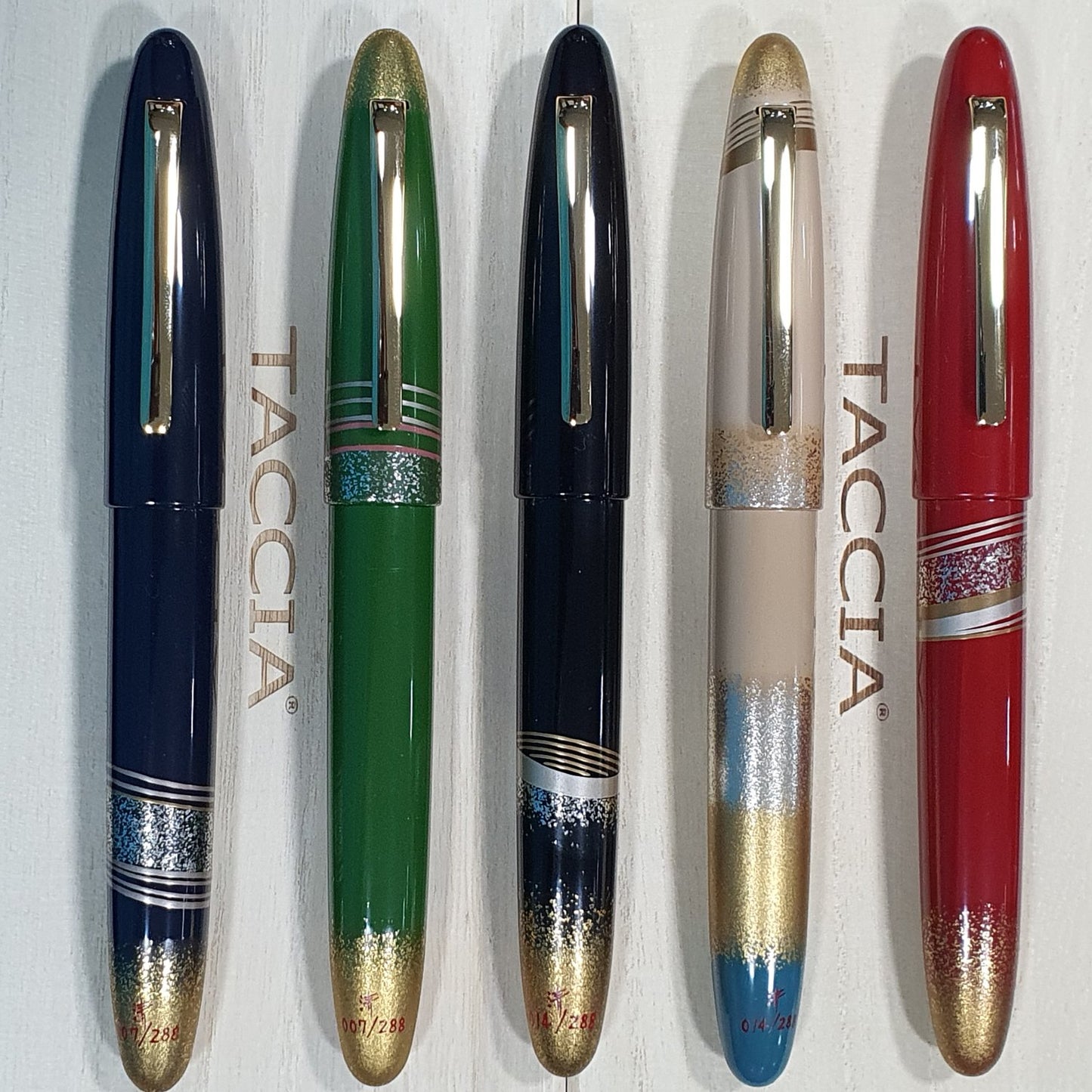 Taccia Kaza-e Urushi Sayokaze Fountain Pen TKE-18F-SK (Limited Edition)